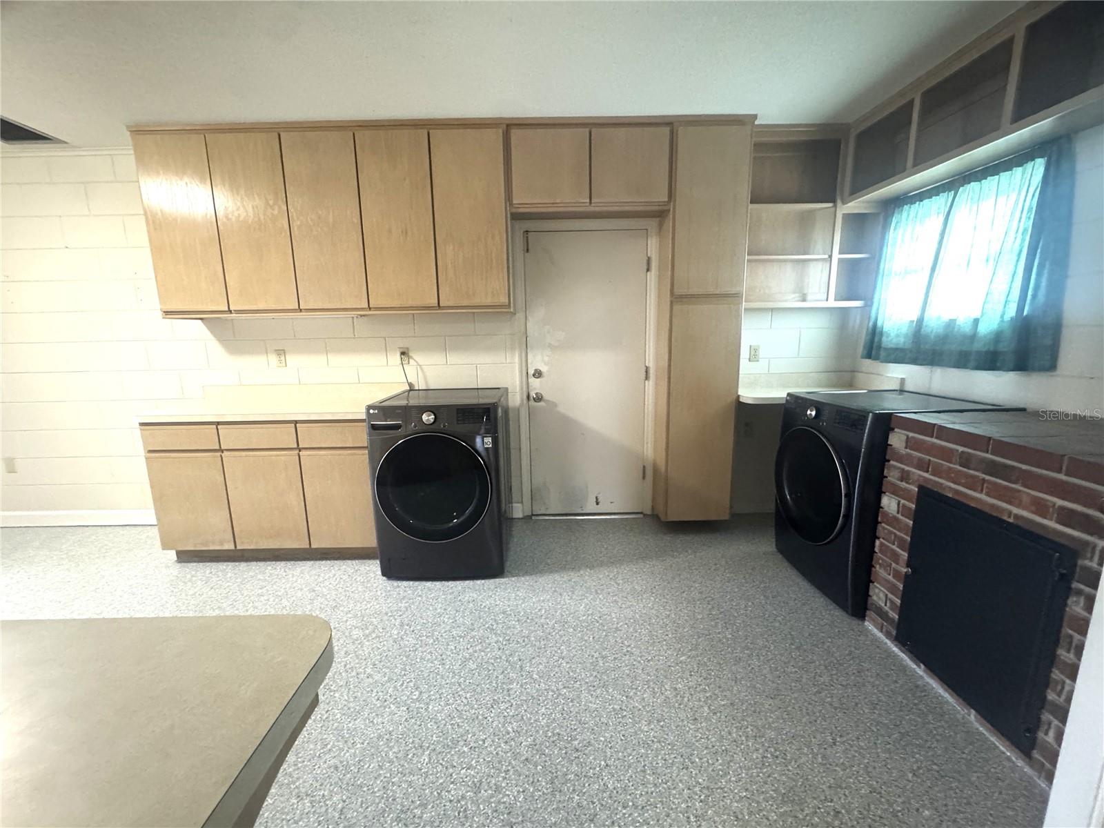 LAKE LAGRANGE HEIGHTS ADD 01 - Residential Lease