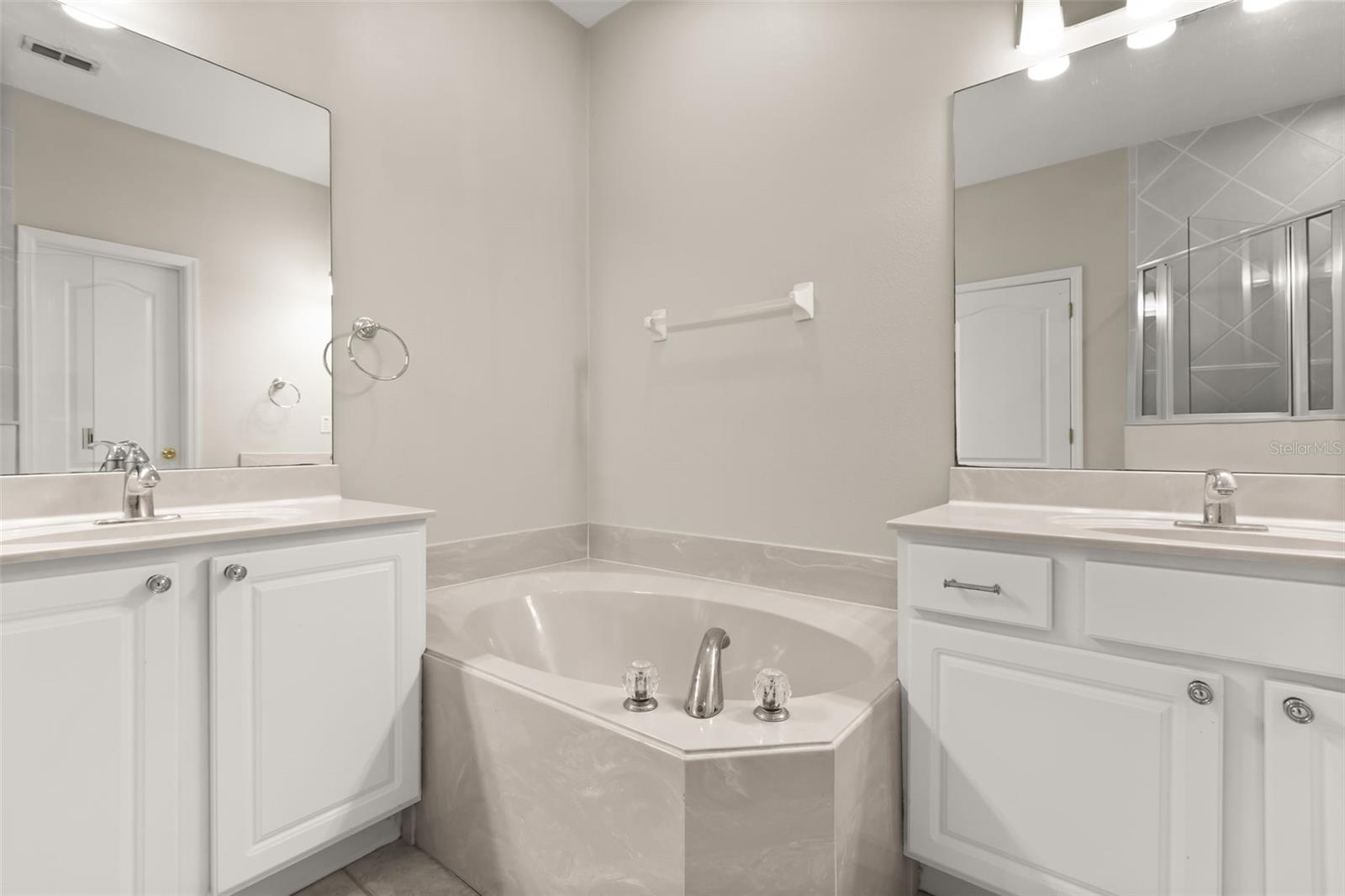 LIVE OAK RESERVE UNIT ONE - Residential Lease