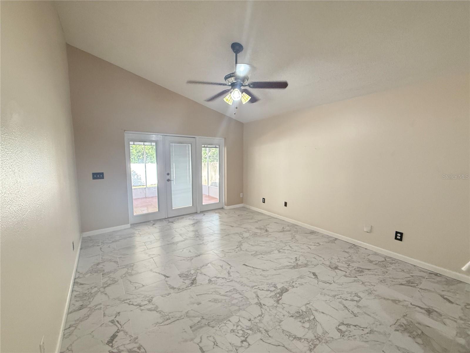 CHASE GROVES UNIT 6 - Residential Lease