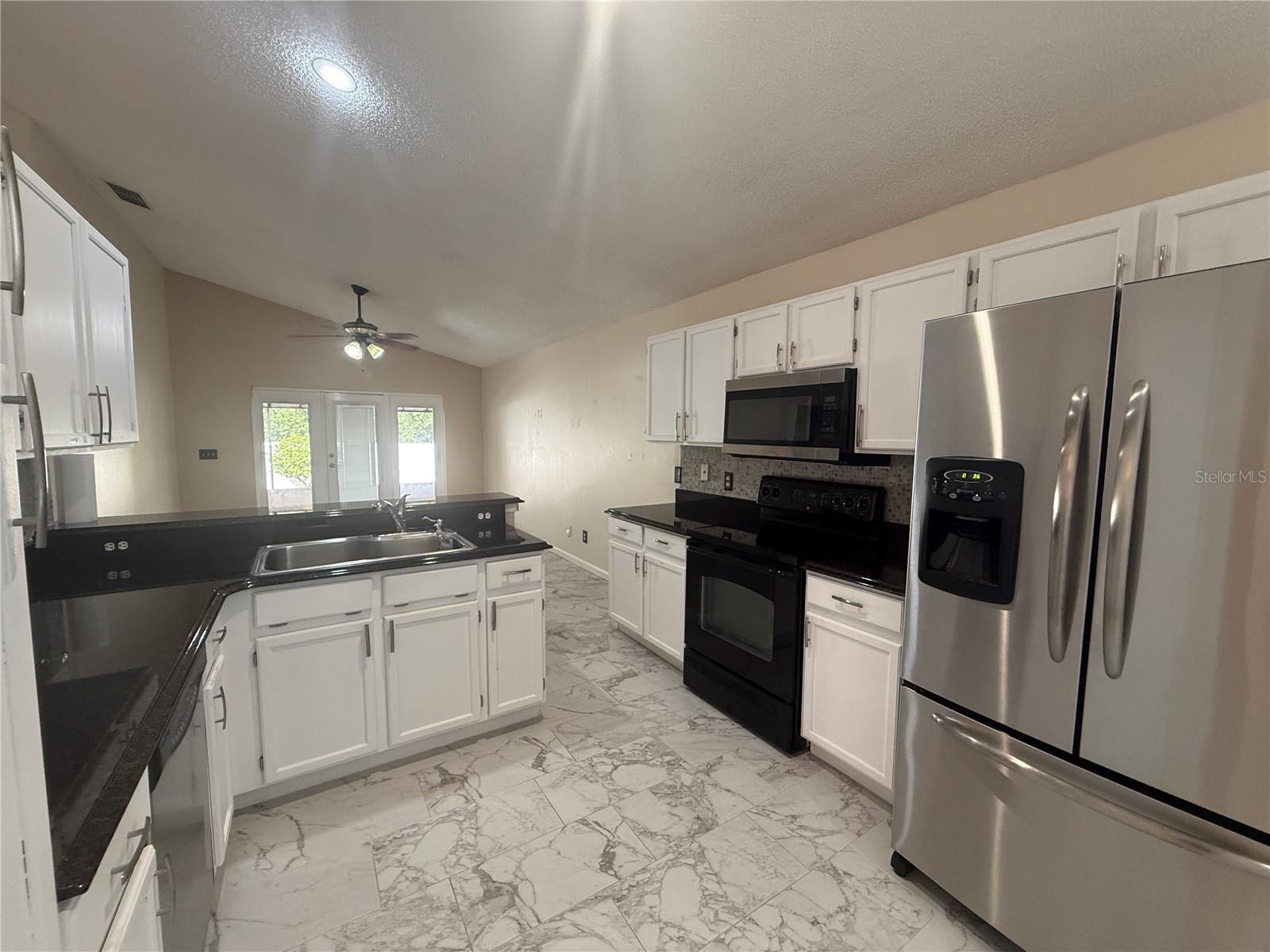 CHASE GROVES UNIT 6 - Residential Lease