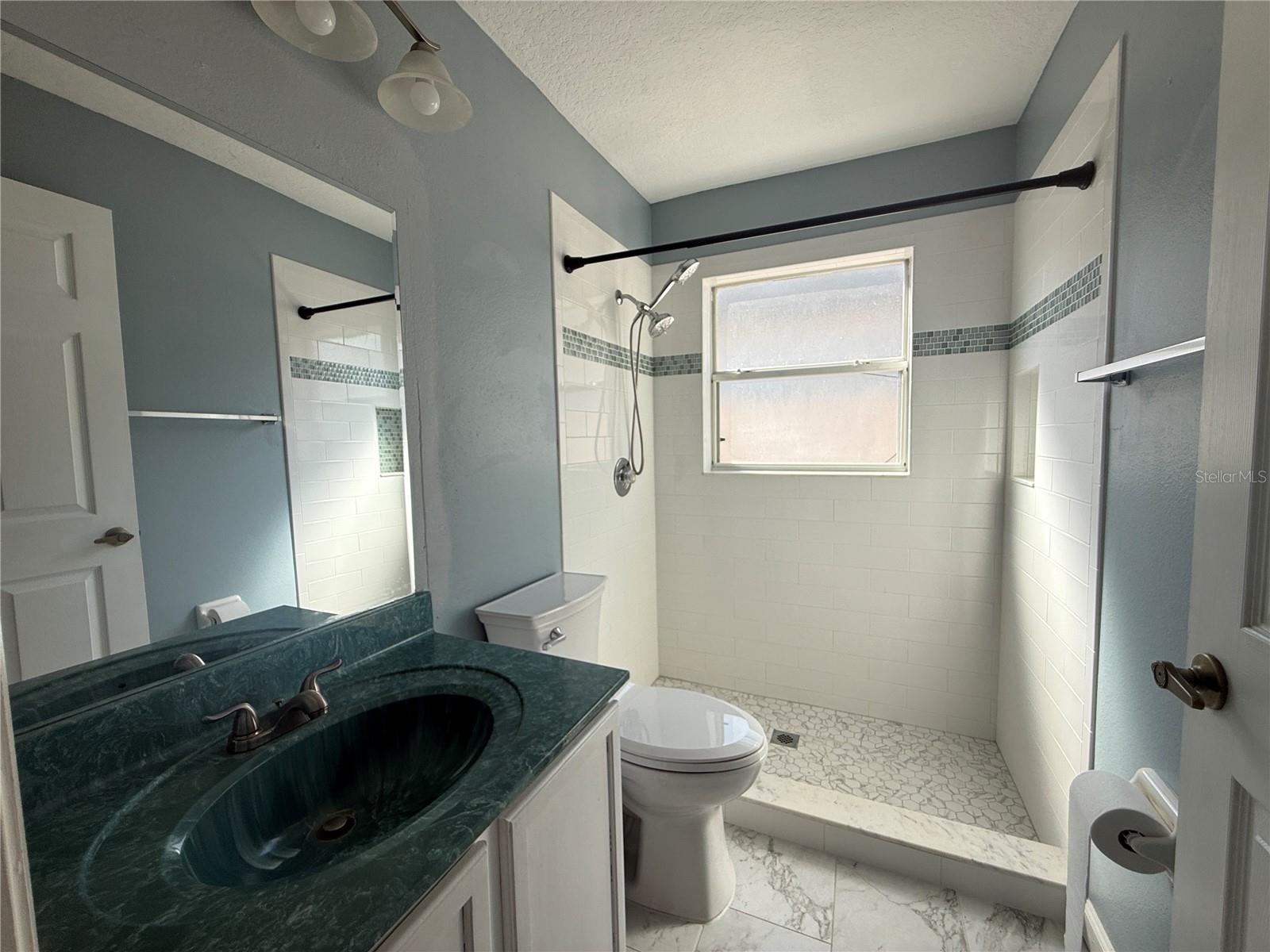 CHASE GROVES UNIT 6 - Residential Lease