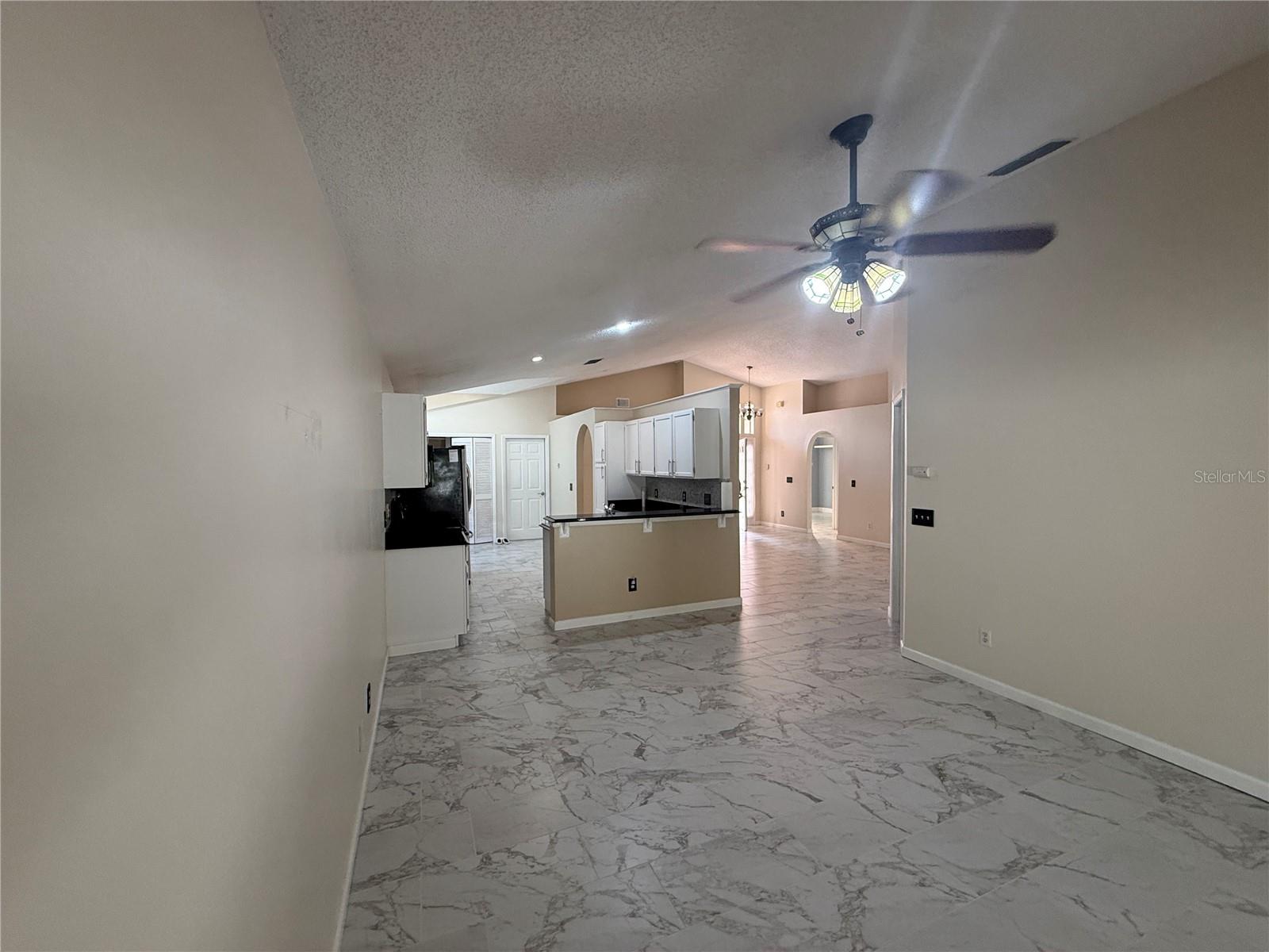CHASE GROVES UNIT 6 - Residential Lease