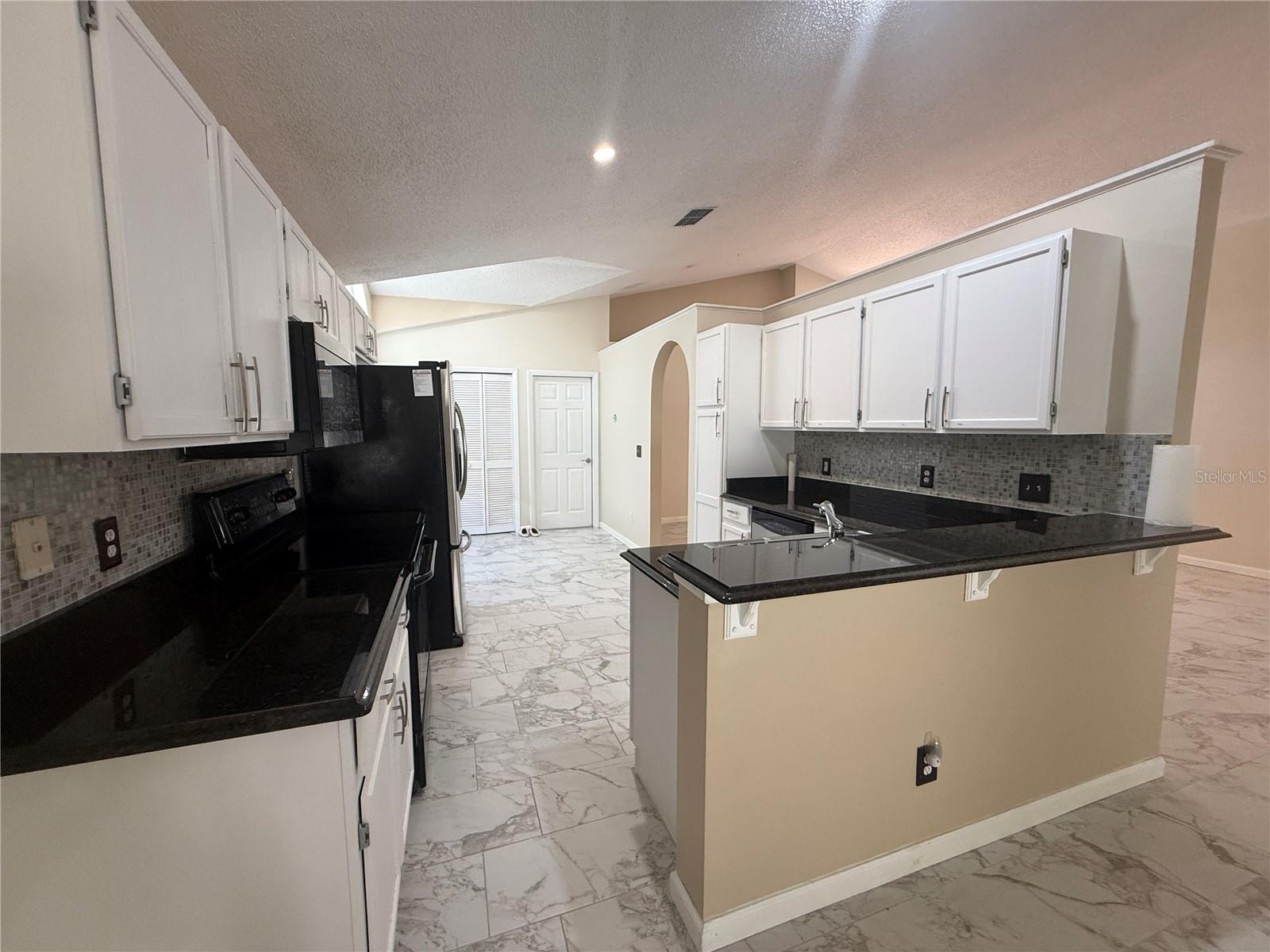 CHASE GROVES UNIT 6 - Residential Lease