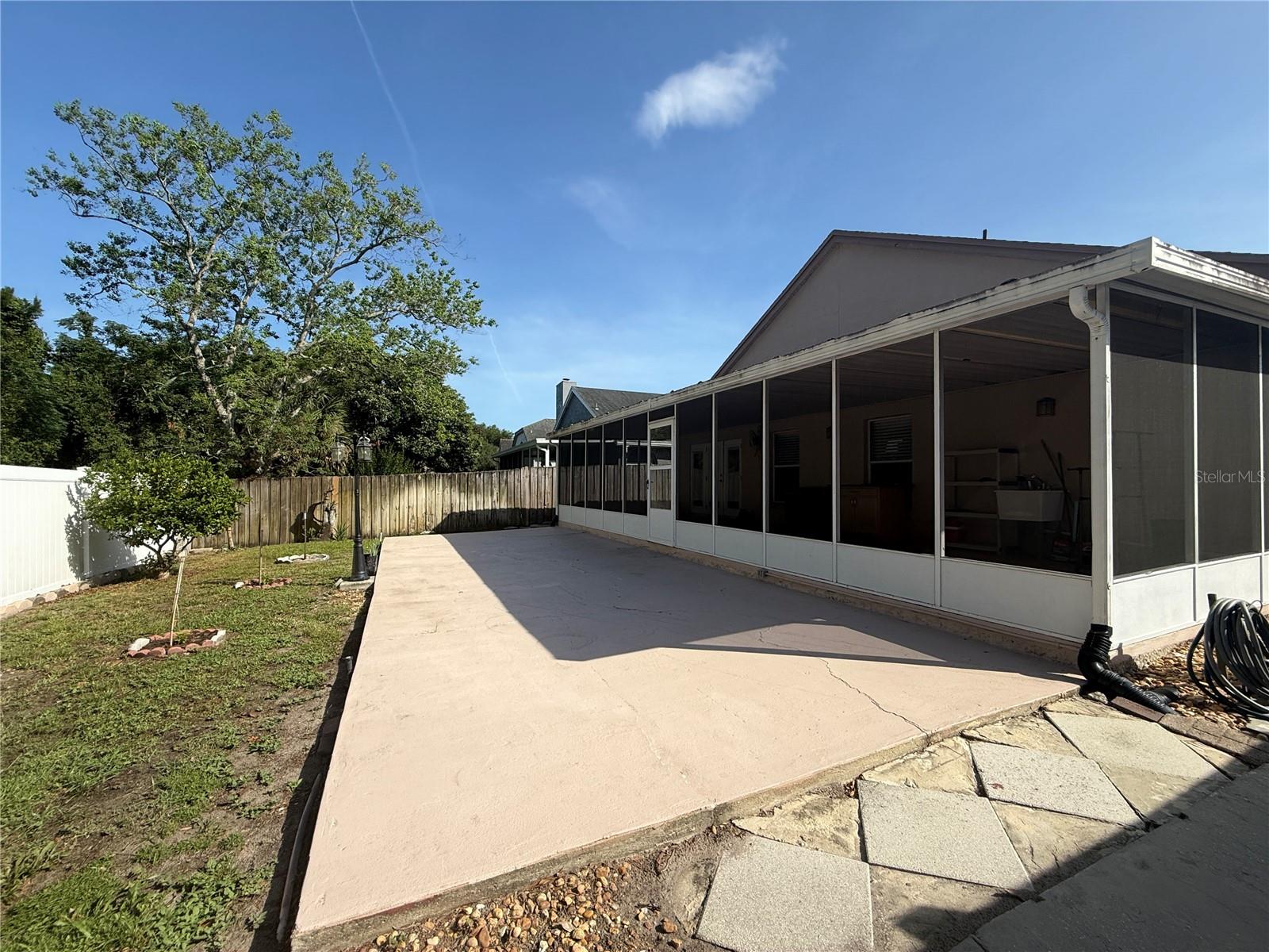 CHASE GROVES UNIT 6 - Residential Lease