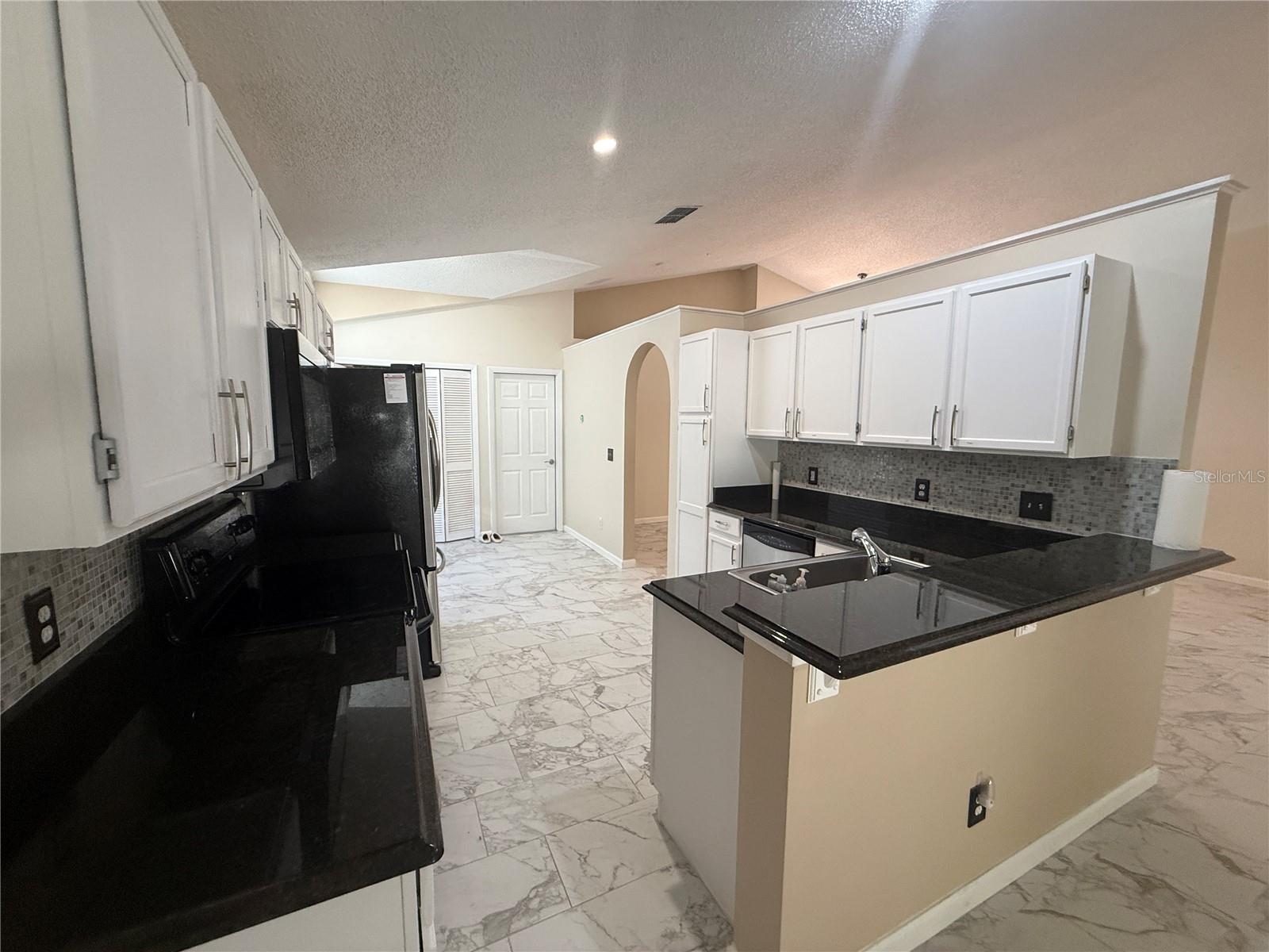 CHASE GROVES UNIT 6 - Residential Lease