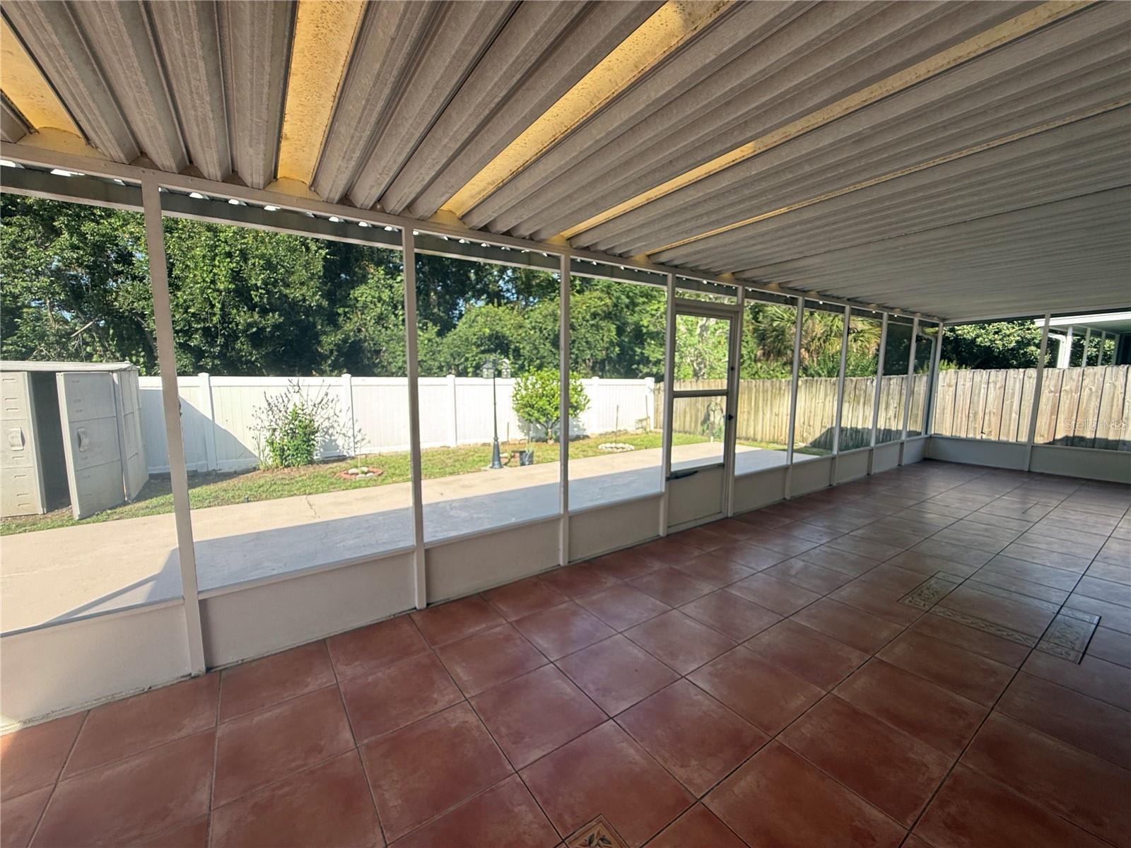 CHASE GROVES UNIT 6 - Residential Lease