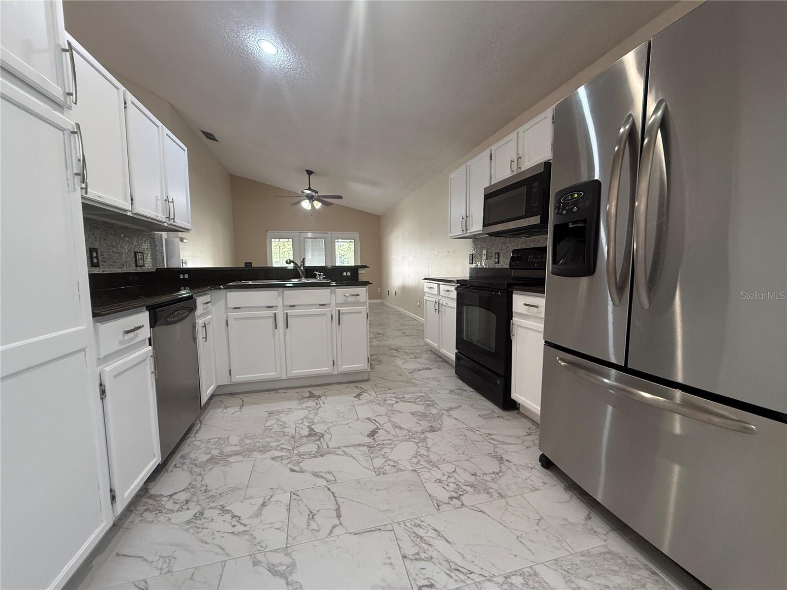 CHASE GROVES UNIT 6 - Residential Lease