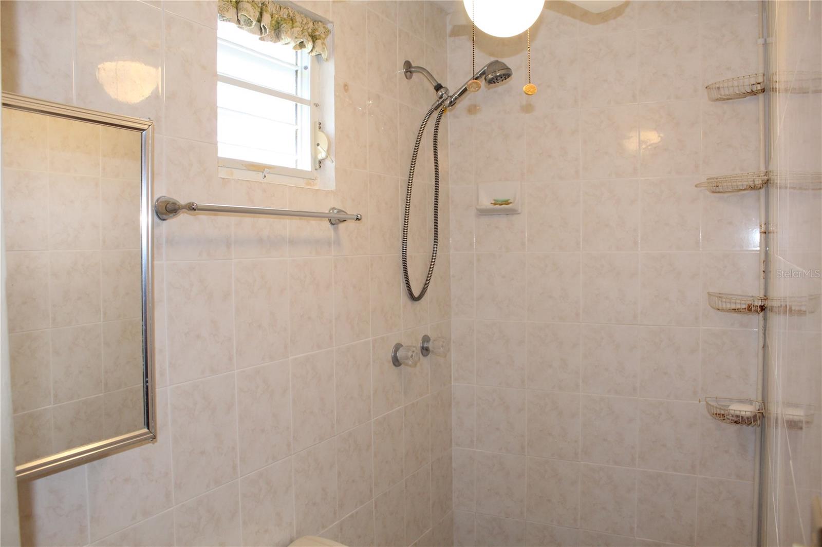 BRAVOS DE BOSTON - Residential