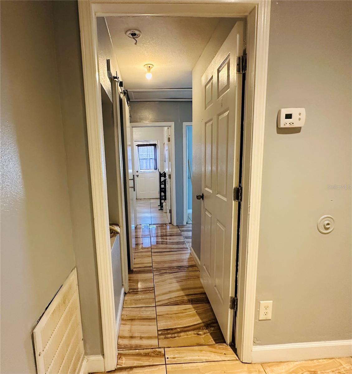 WOODCREST UNIT 5 - Residential Lease