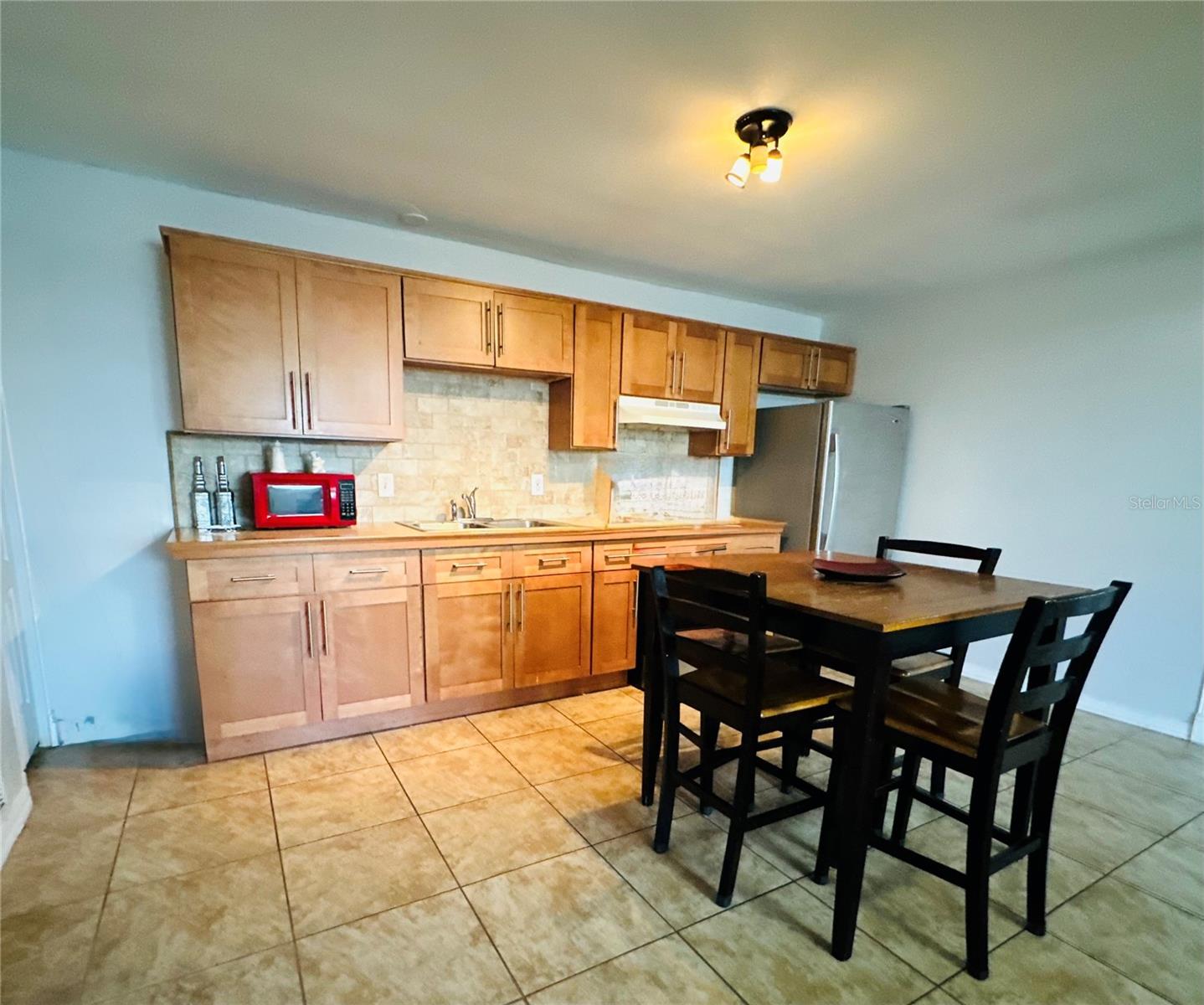 WOODCREST UNIT 5 - Residential Lease