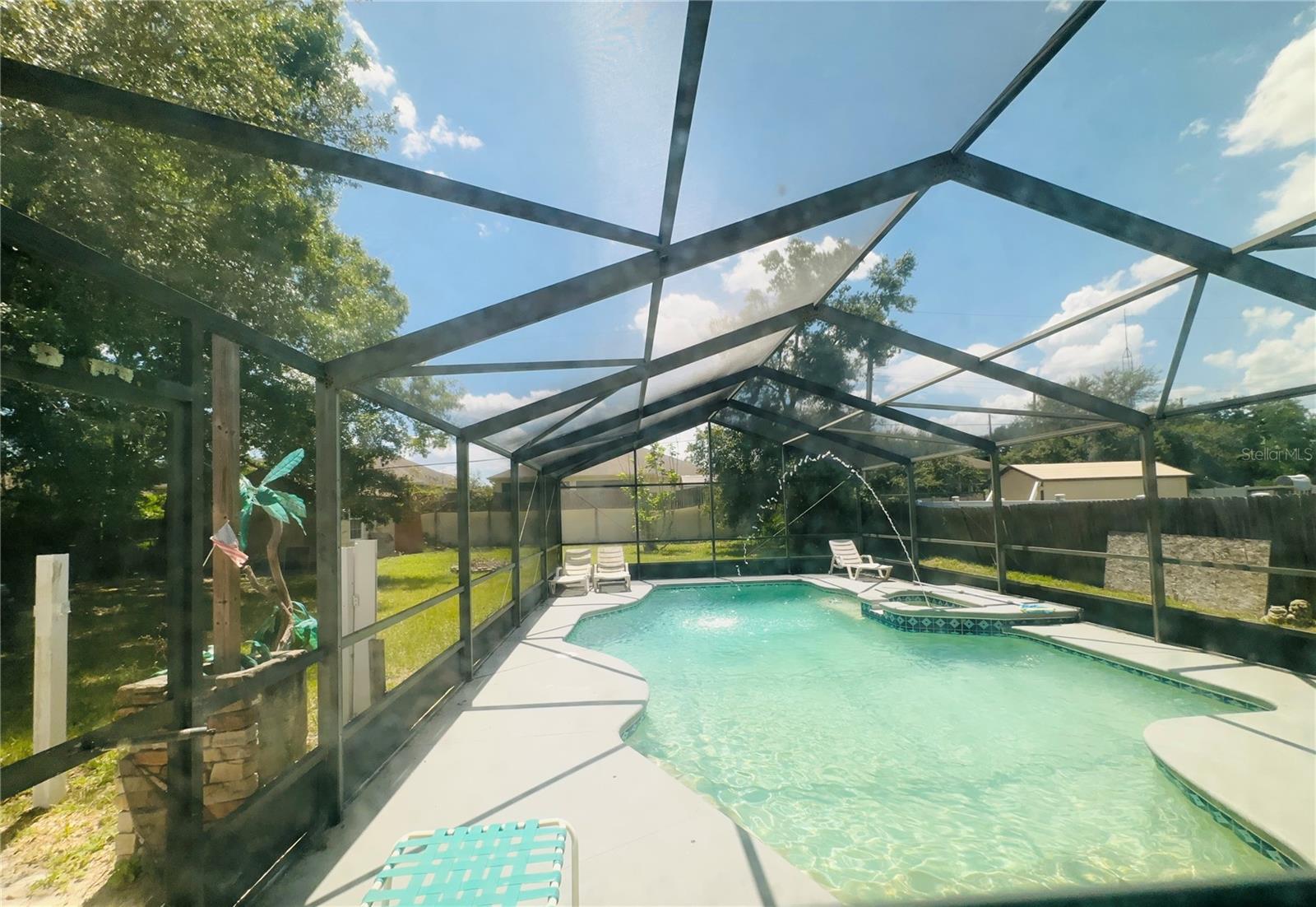 WOODCREST UNIT 5 - Residential Lease