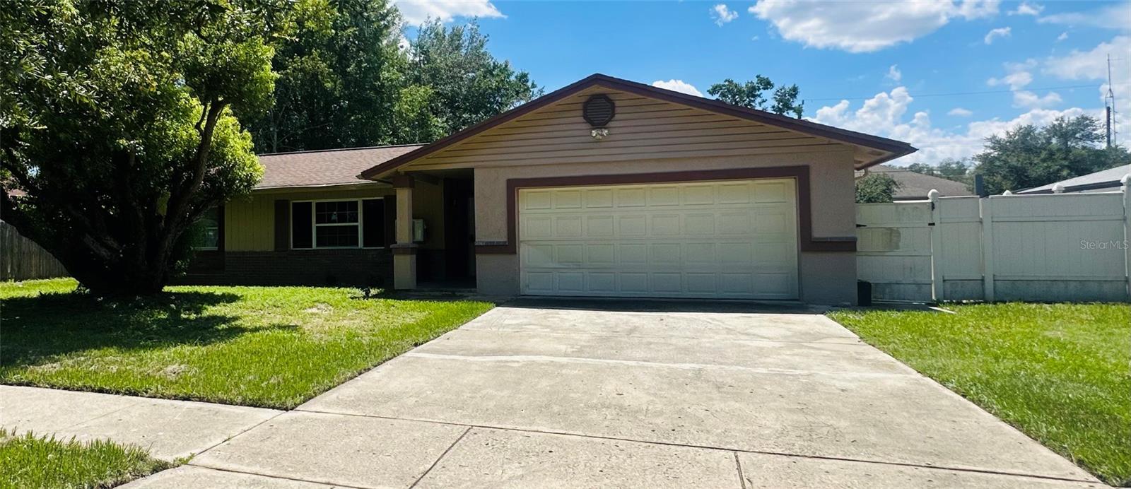 WOODCREST UNIT 5 - Residential Lease