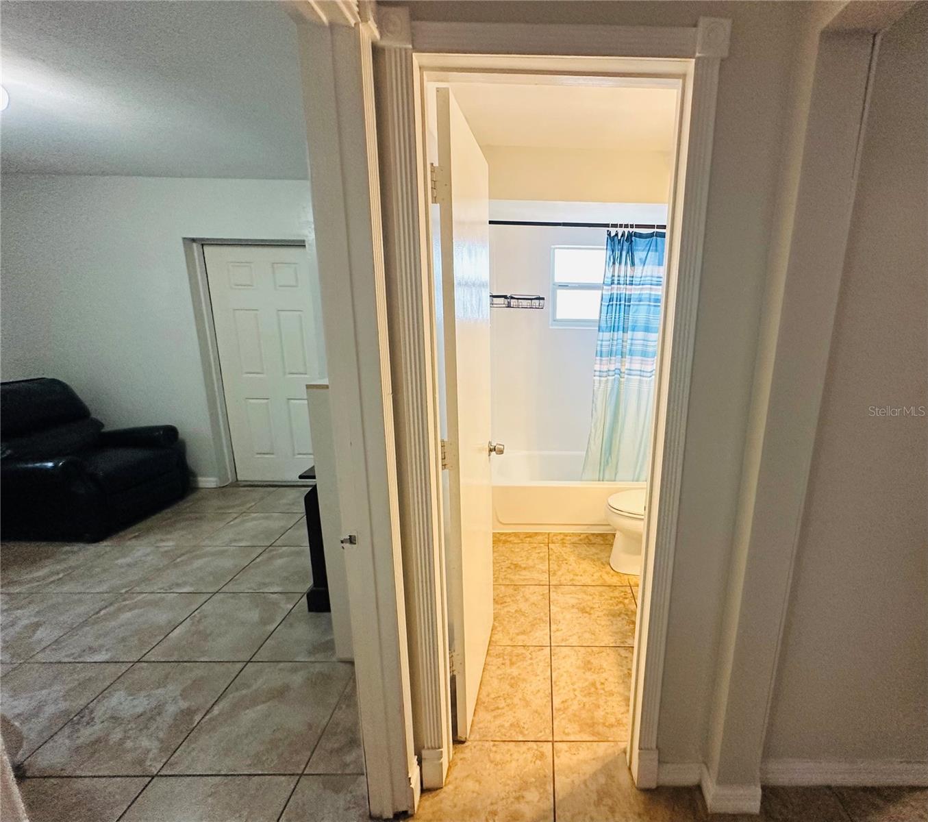 WOODCREST UNIT 5 - Residential Lease