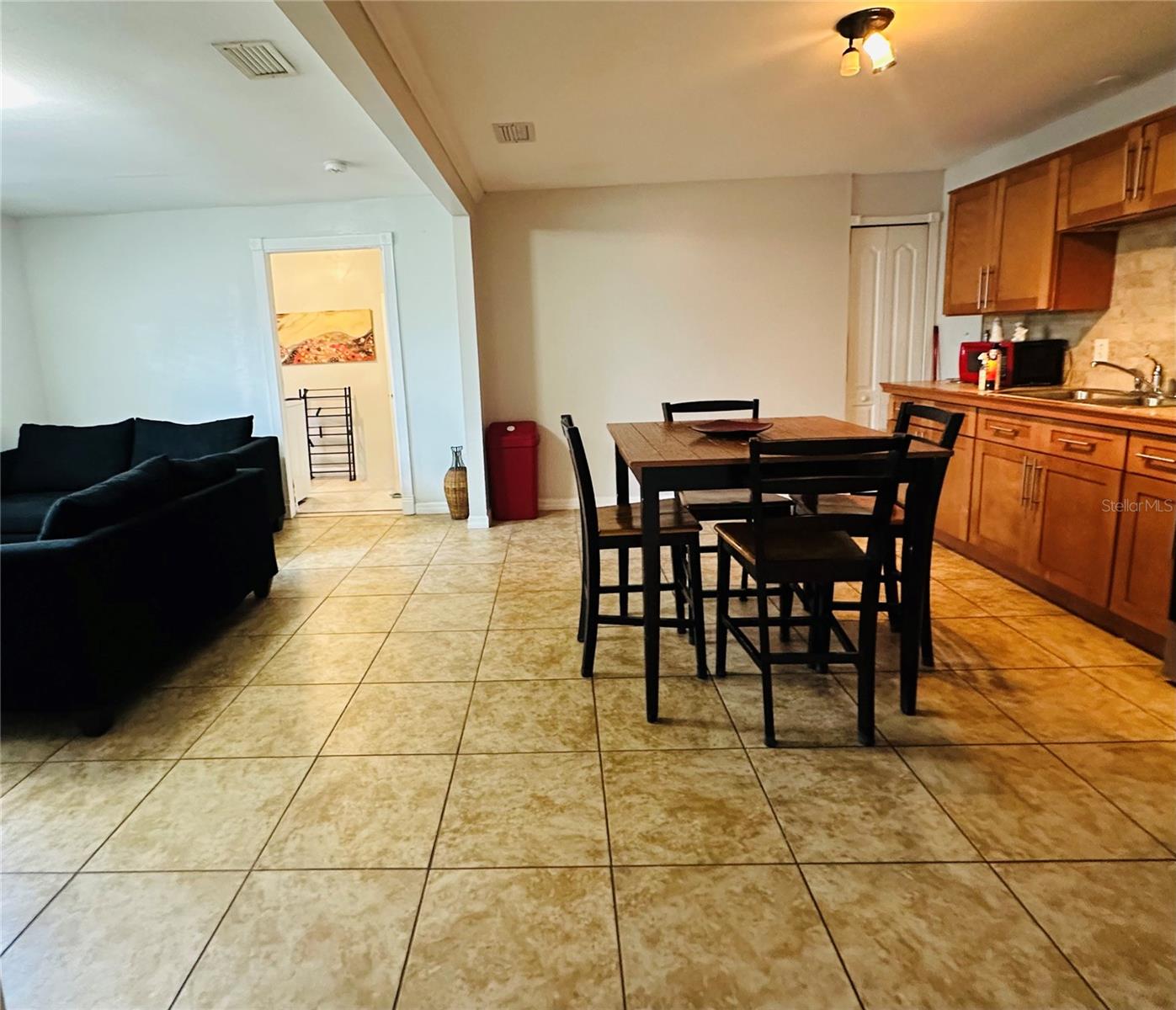 WOODCREST UNIT 5 - Residential Lease