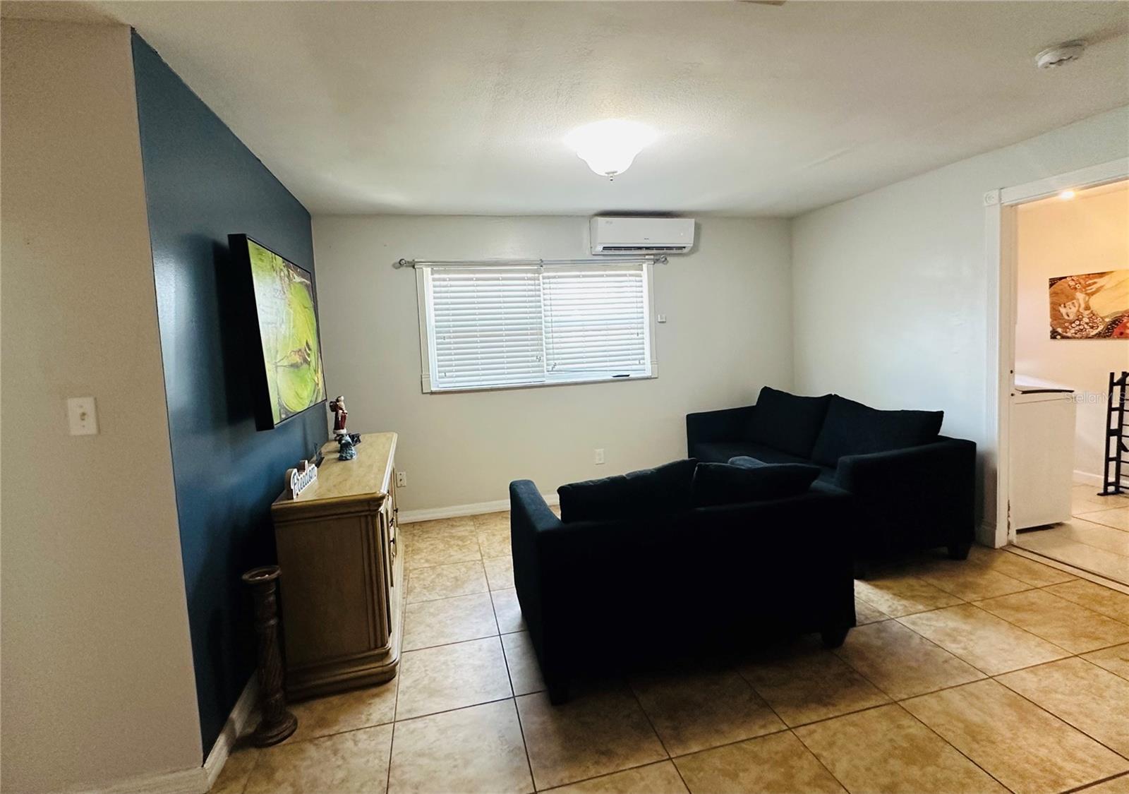 WOODCREST UNIT 5 - Residential Lease