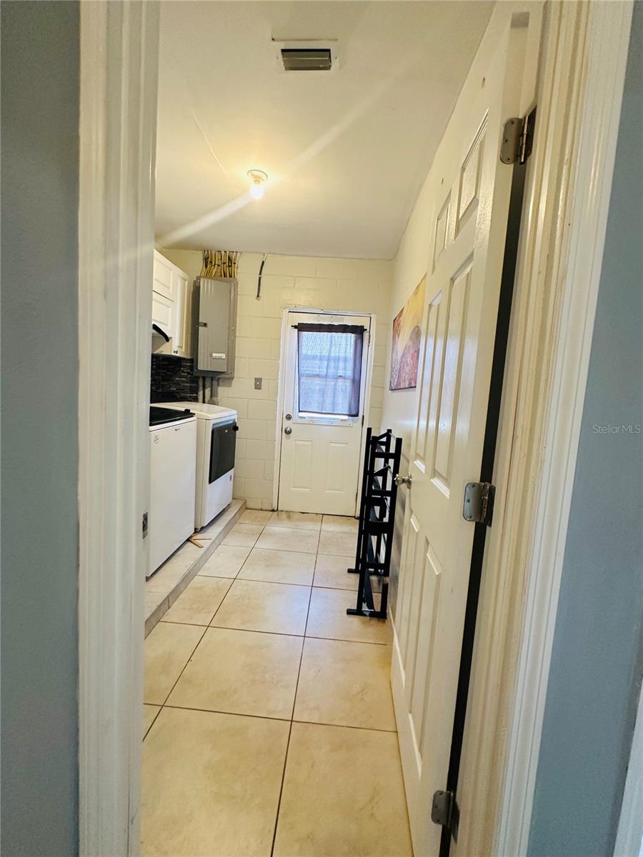 WOODCREST UNIT 5 - Residential Lease