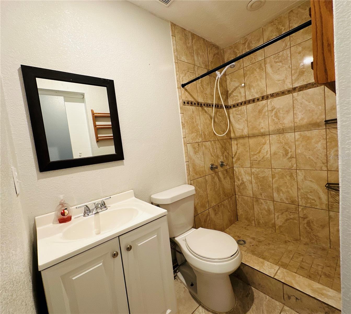 WOODCREST UNIT 5 - Residential Lease