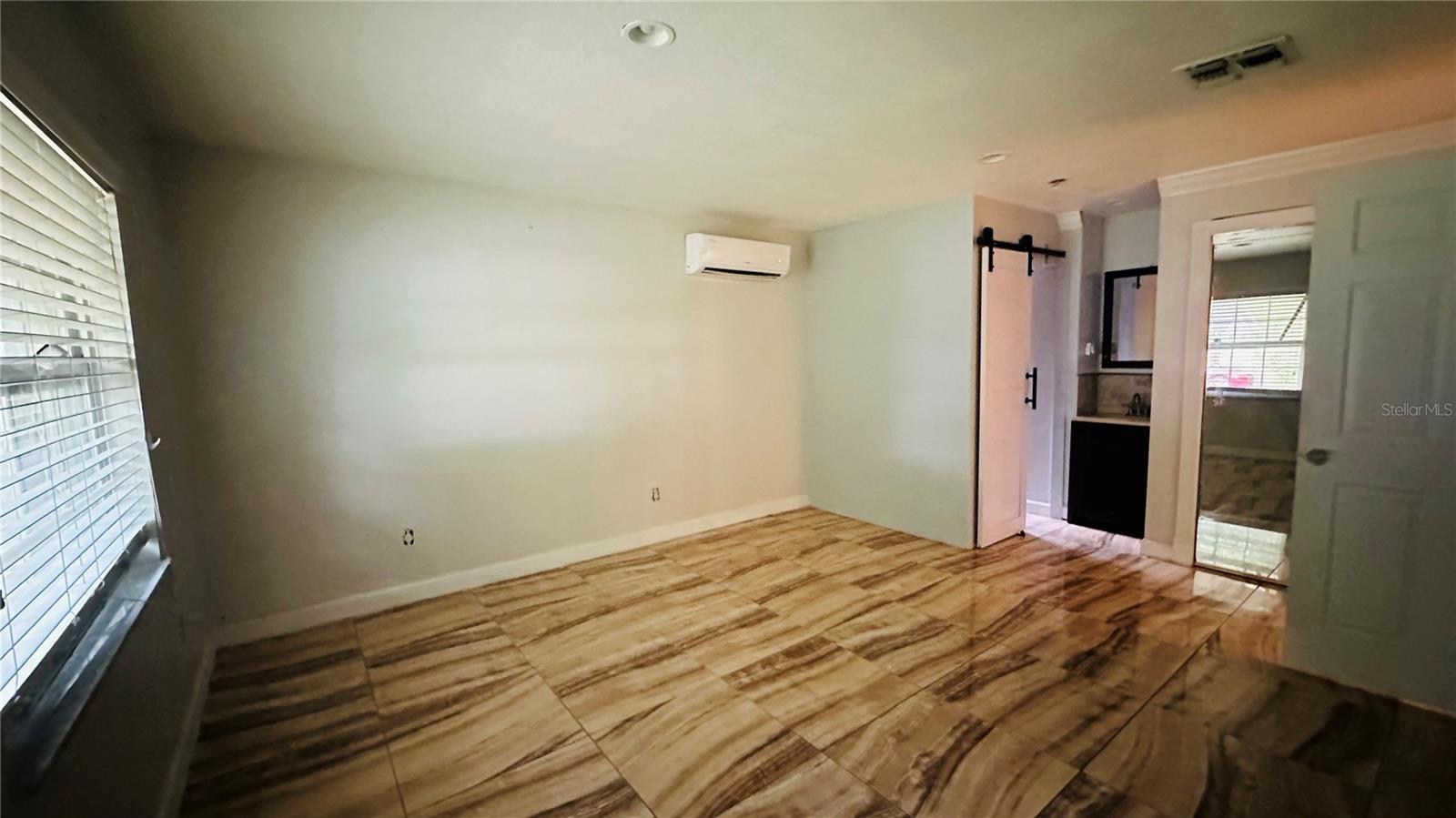 WOODCREST UNIT 5 - Residential Lease