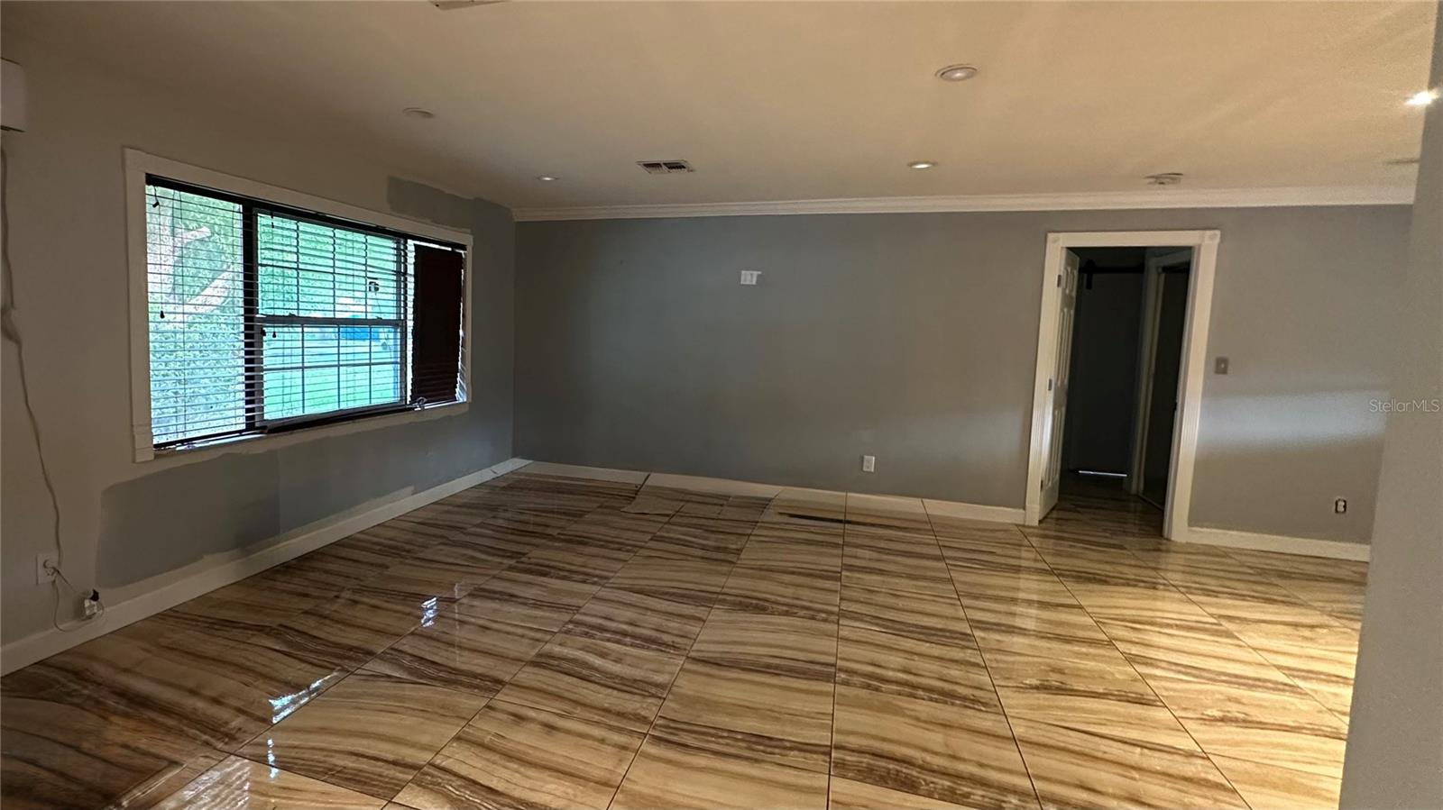 WOODCREST UNIT 5 - Residential Lease