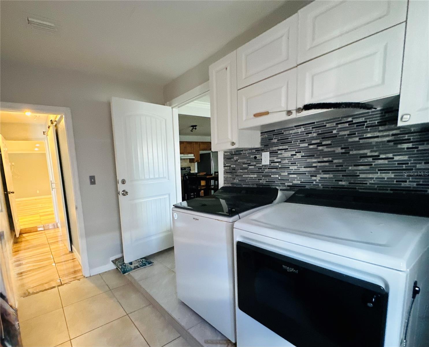 WOODCREST UNIT 5 - Residential Lease