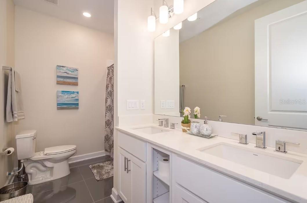 THE TERRACES AT STOREY LAKE CONDO 1 PH 2 - Residential