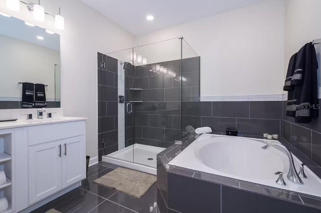 THE TERRACES AT STOREY LAKE CONDO 1 PH 2 - Residential