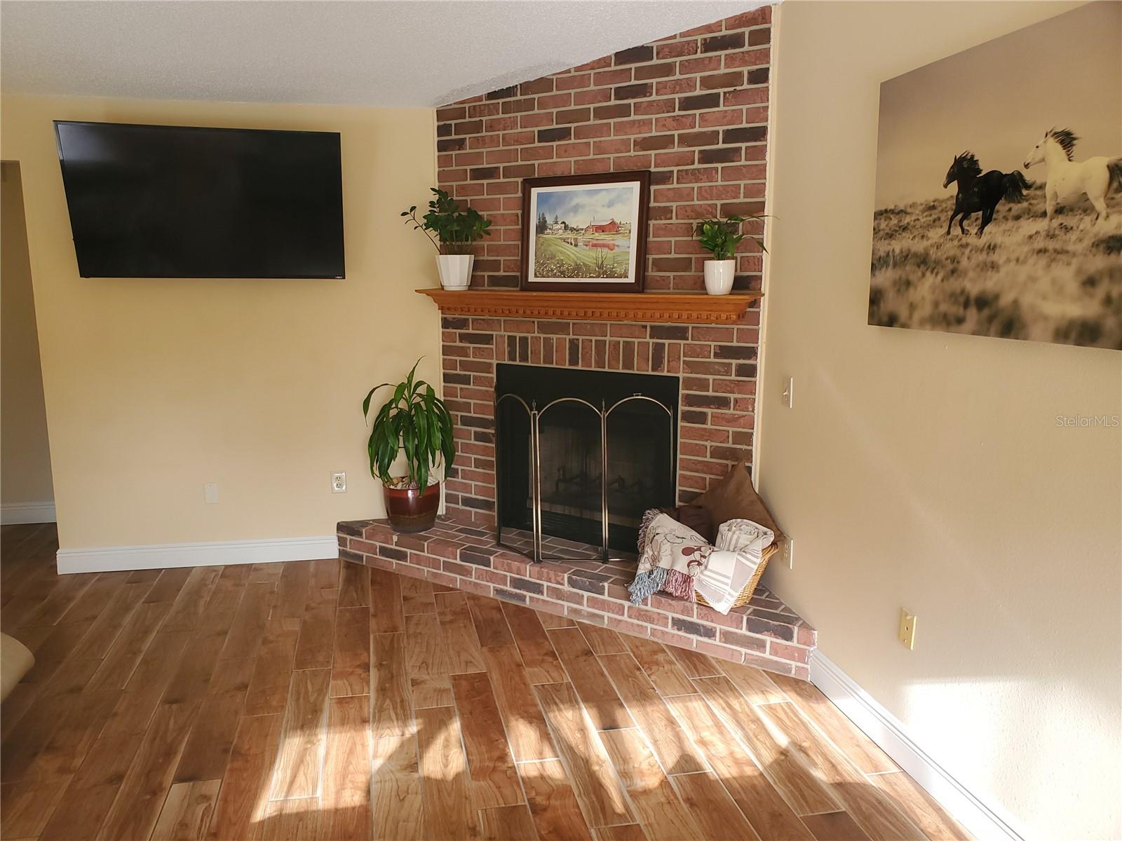 EAST LAKE WOODLANDS - Residential