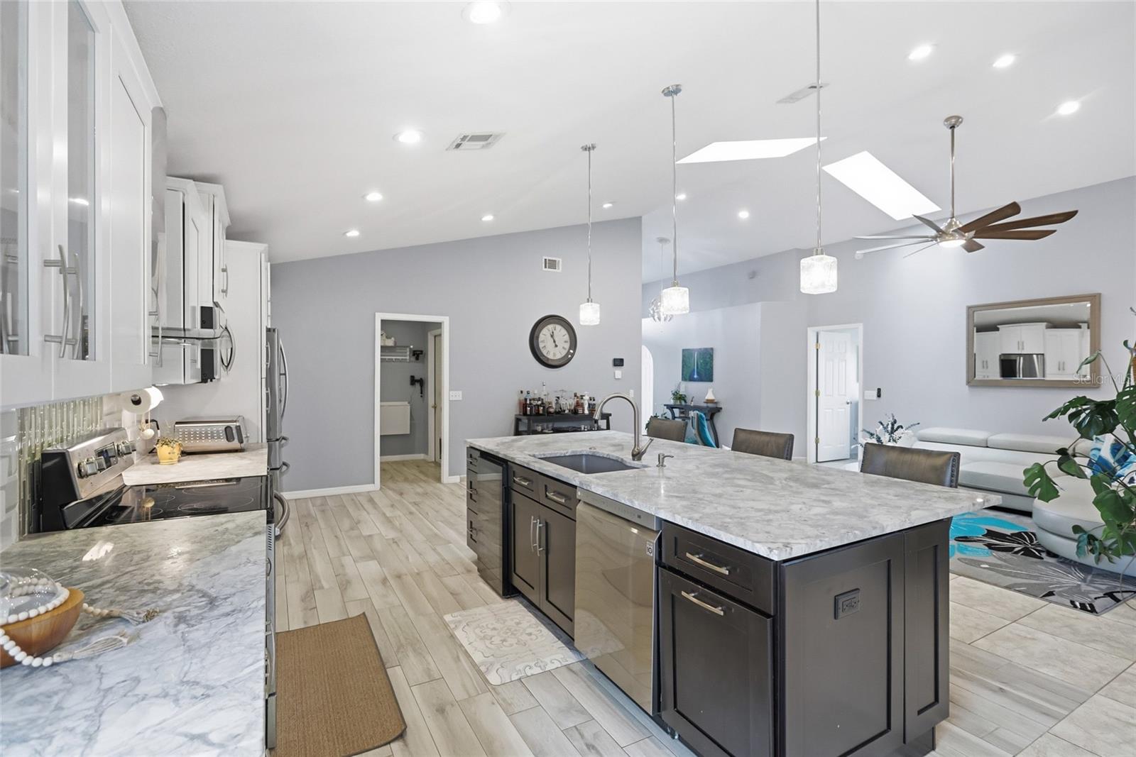 WINDMILL POINT UNIT 2 - Residential