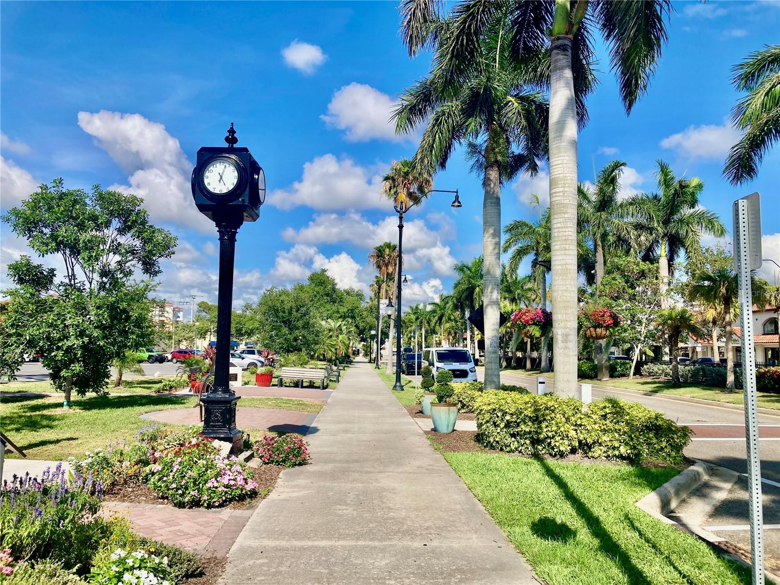 LAUREL WOODLANDS - Residential