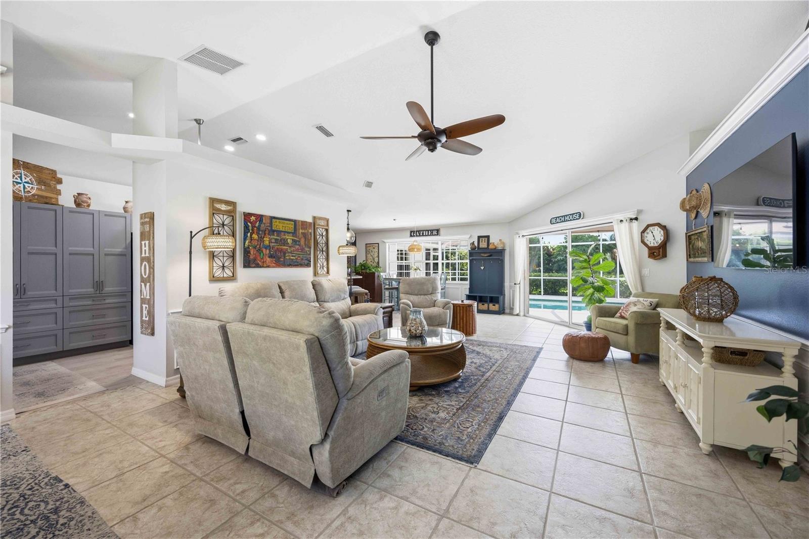 LAUREL WOODLANDS - Residential