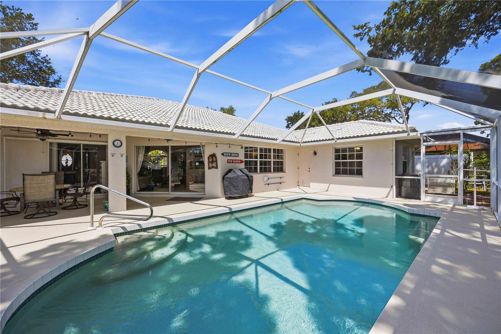 LAUREL WOODLANDS - Residential
