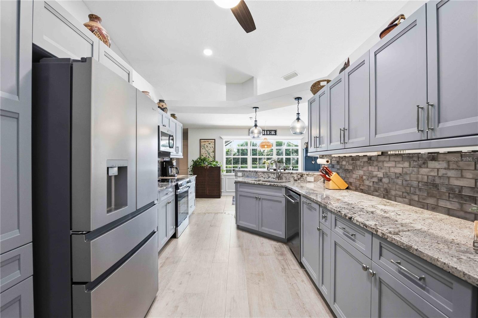 LAUREL WOODLANDS - Residential