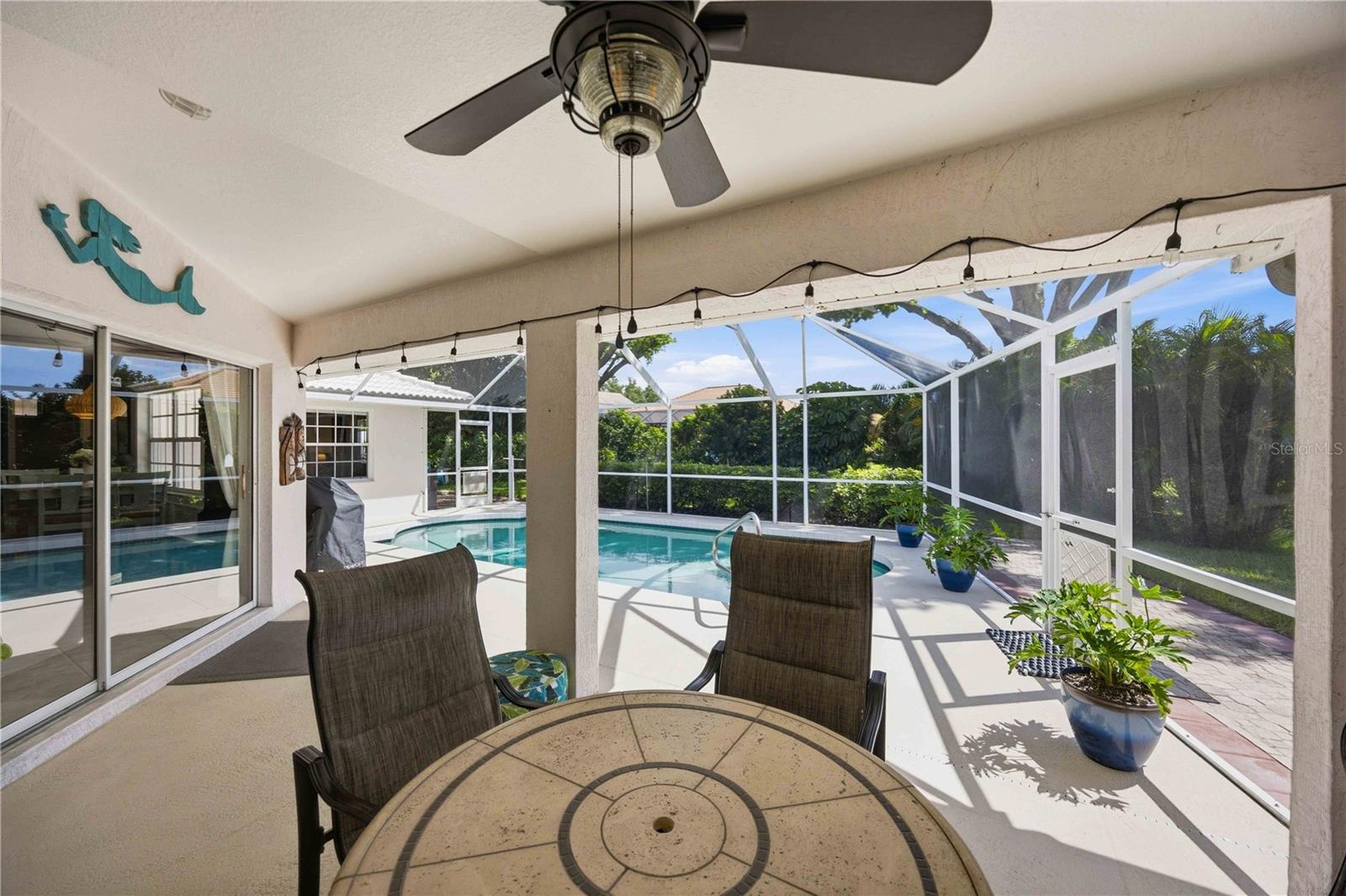 LAUREL WOODLANDS - Residential