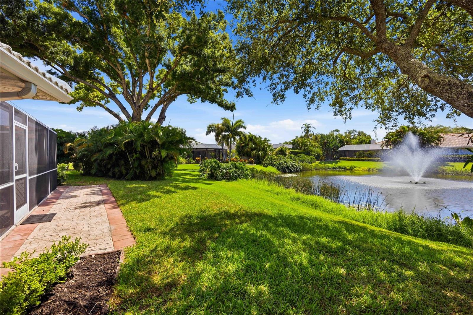 LAUREL WOODLANDS - Residential