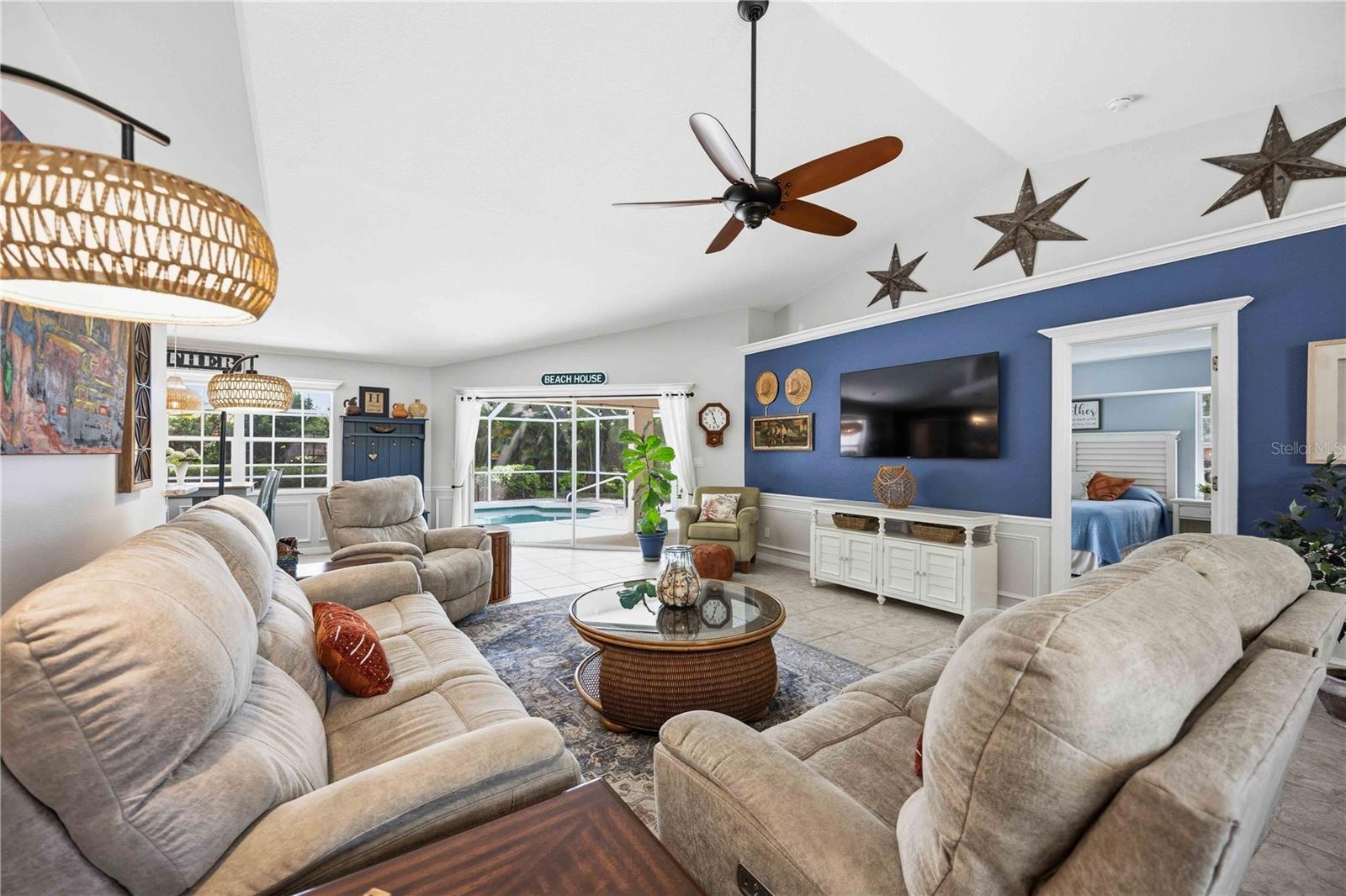 LAUREL WOODLANDS - Residential