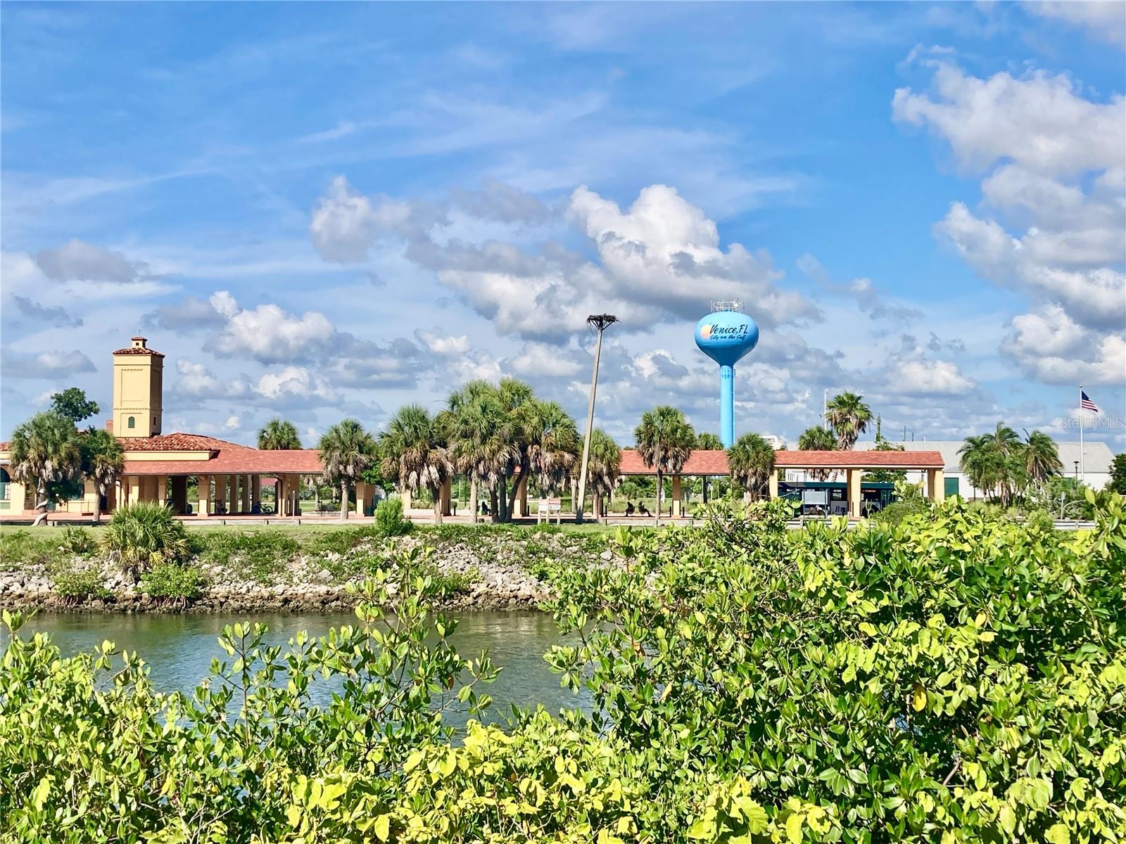 LAUREL WOODLANDS - Residential