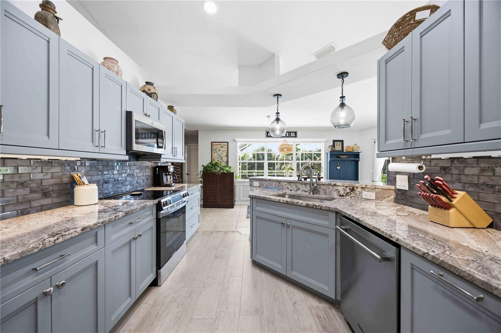 LAUREL WOODLANDS - Residential
