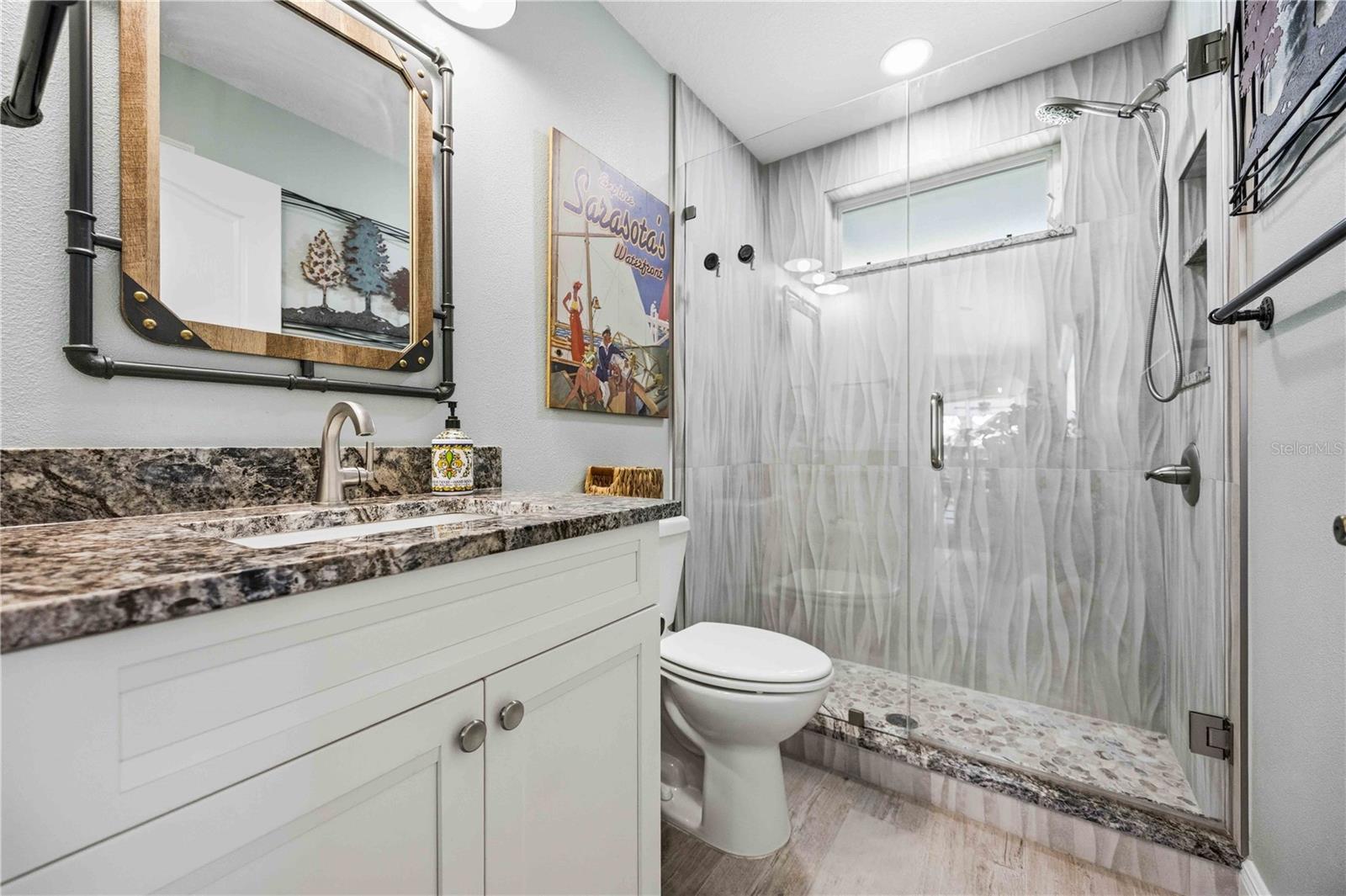 LAUREL WOODLANDS - Residential