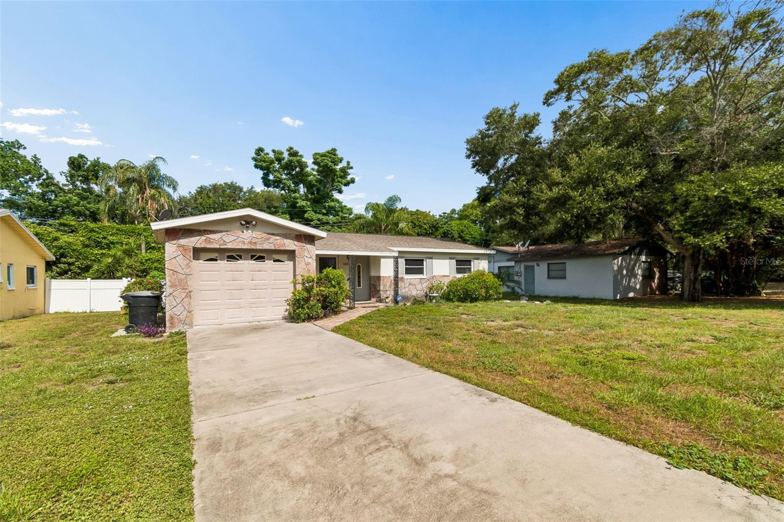 VIRGINIA GROVES ESTATES 1ST ADD - Residential