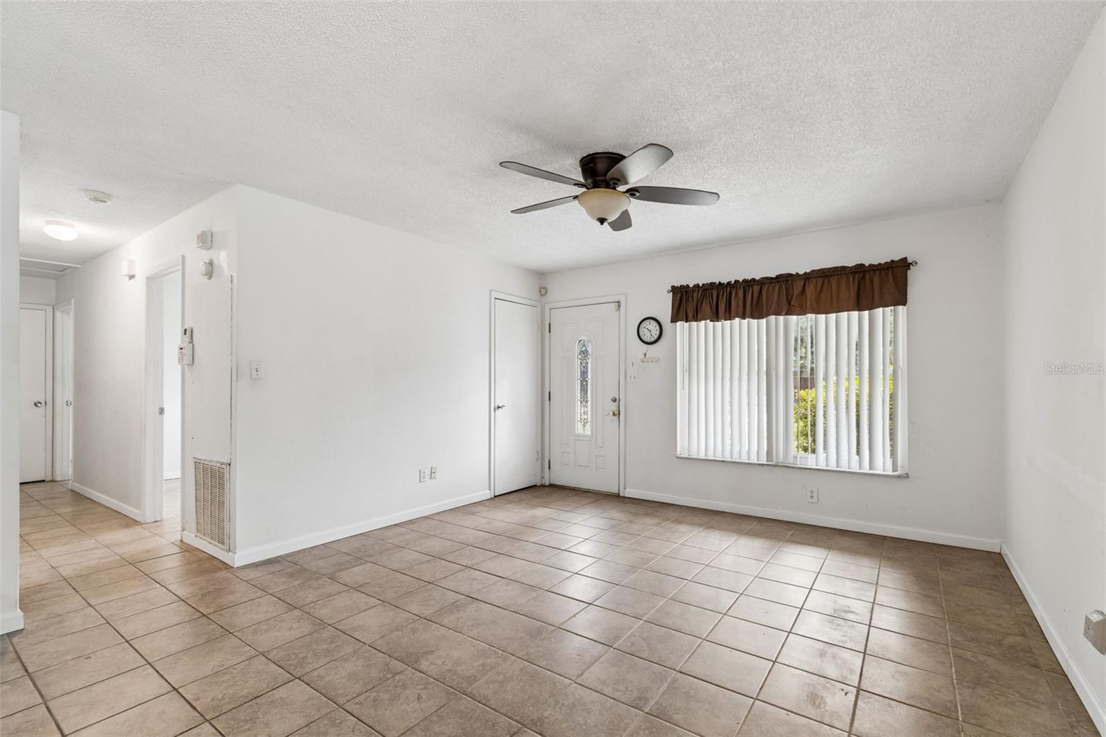 VIRGINIA GROVES ESTATES 1ST ADD - Residential