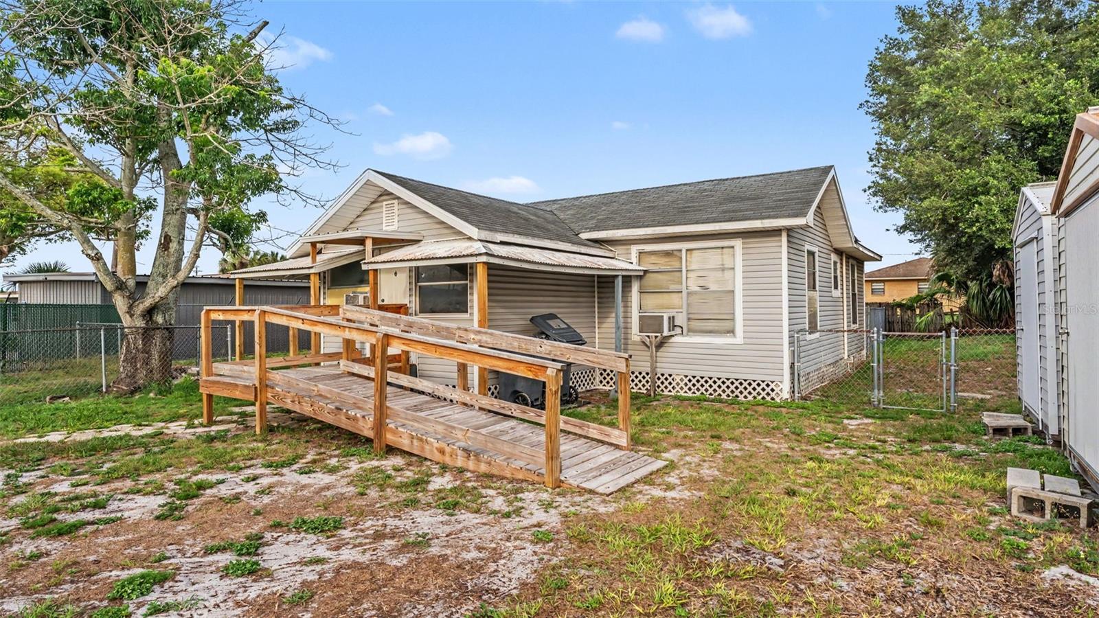 HOWENOCA HILLS SUB - Residential