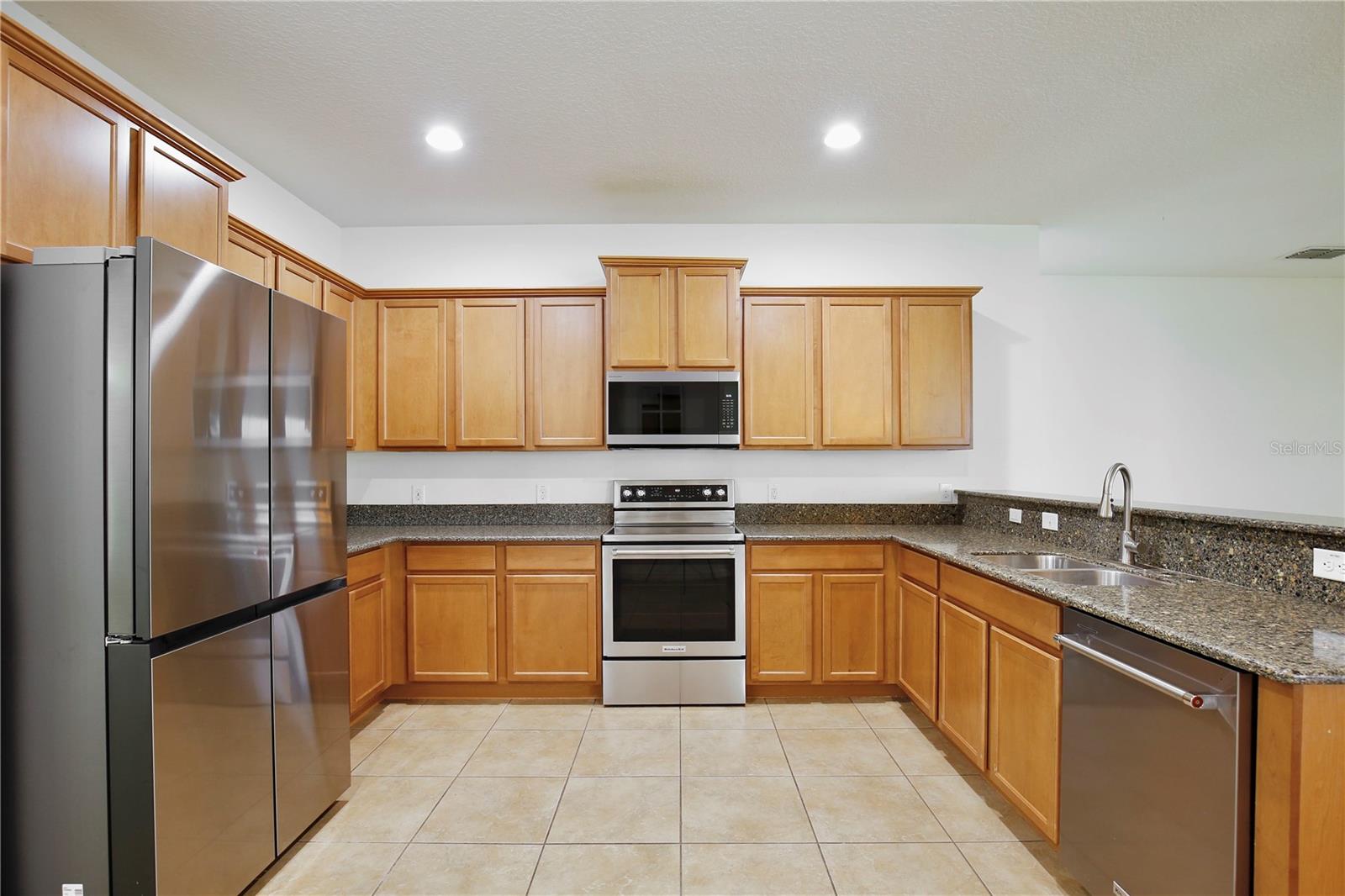 NORTH SHORE VILLAGE - Residential Lease