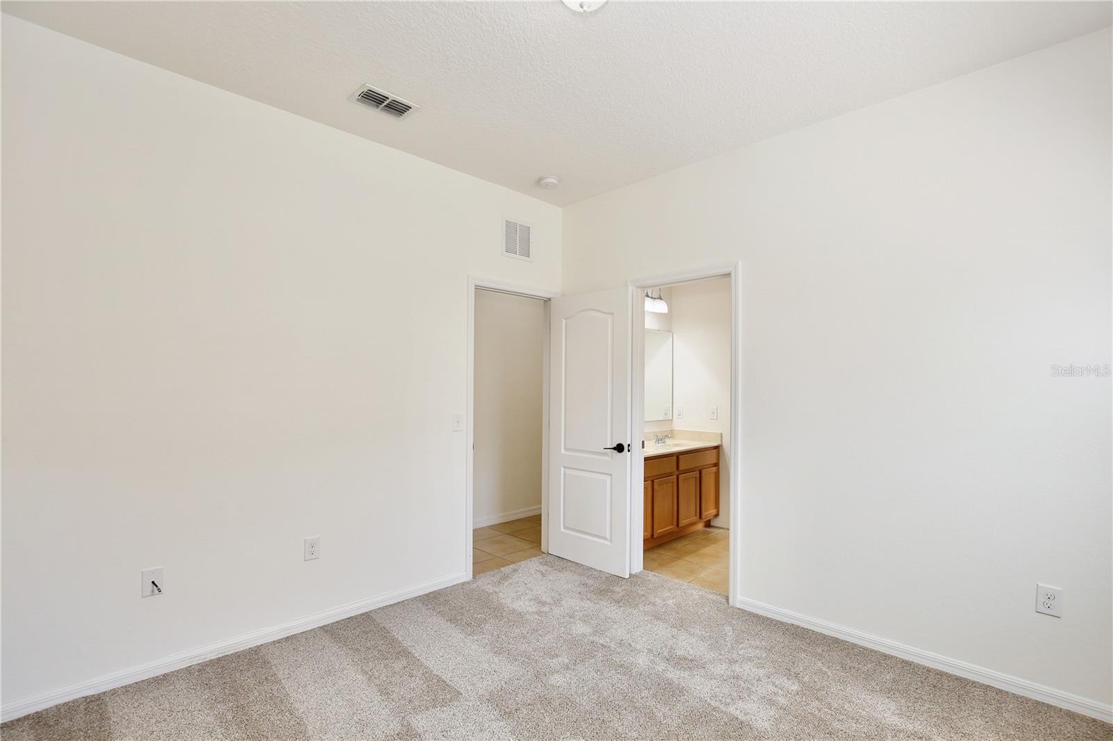 NORTH SHORE VILLAGE - Residential Lease
