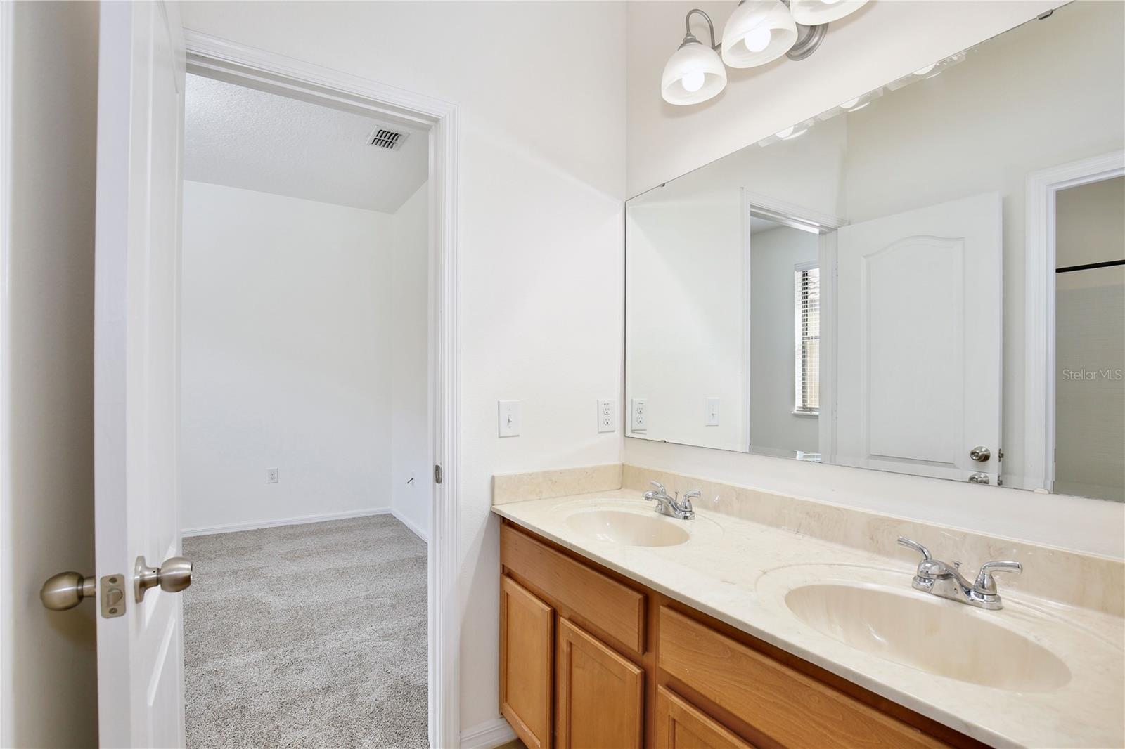 NORTH SHORE VILLAGE - Residential Lease