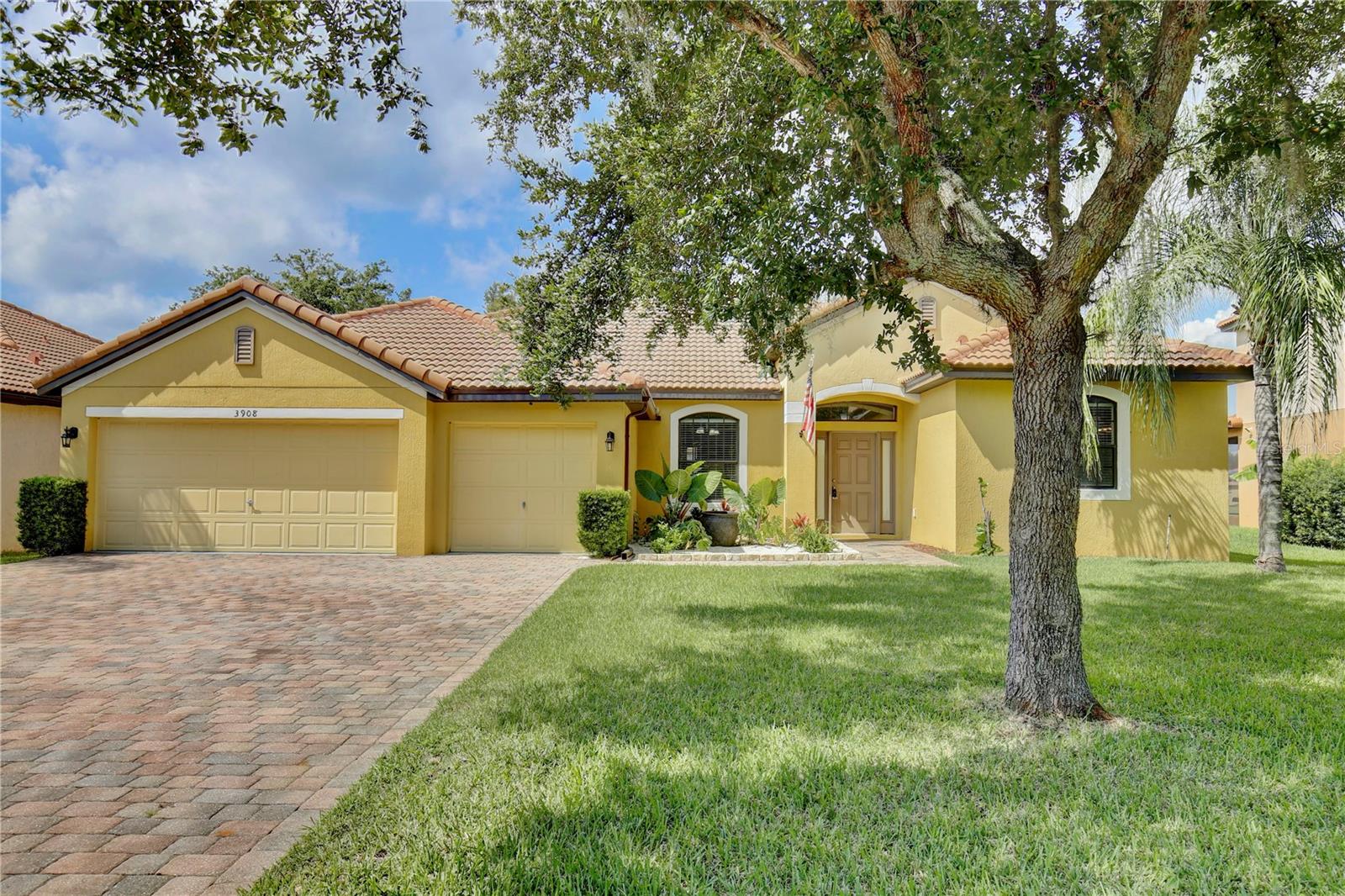 NORTH SHORE VILLAGE - Residential Lease