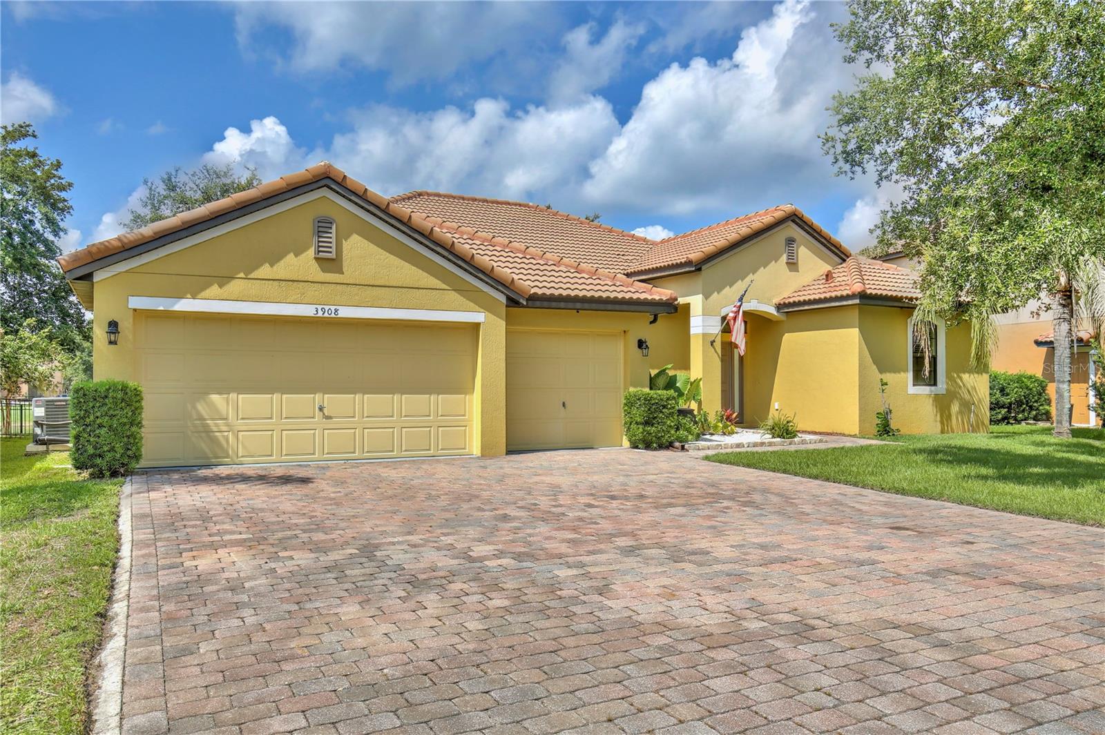 NORTH SHORE VILLAGE - Residential Lease