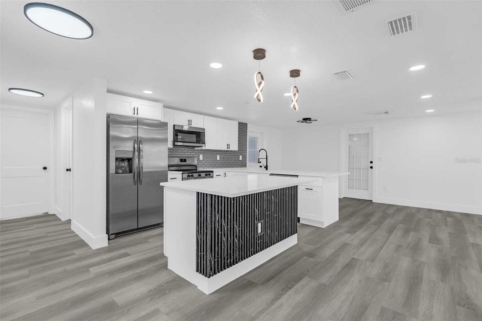 ALOHA GARDENS - Residential