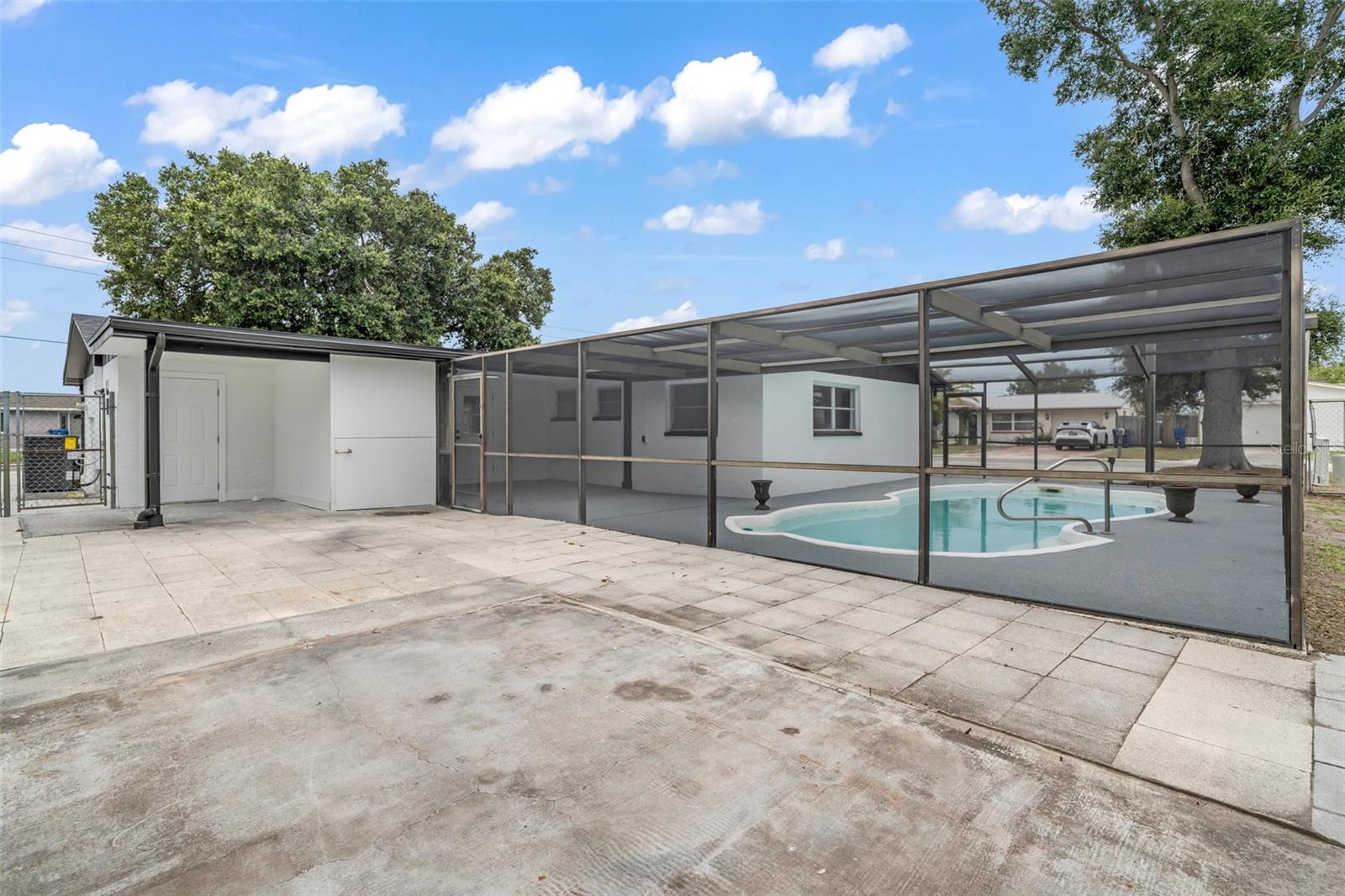 ALOHA GARDENS - Residential