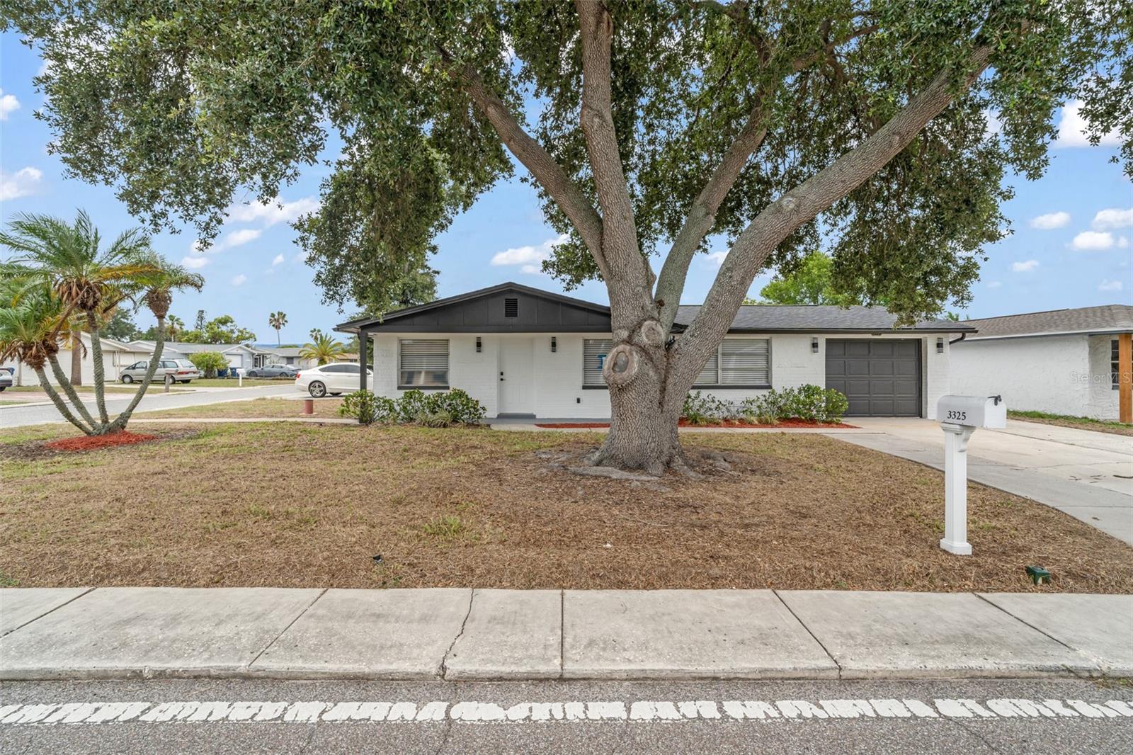 ALOHA GARDENS - Residential