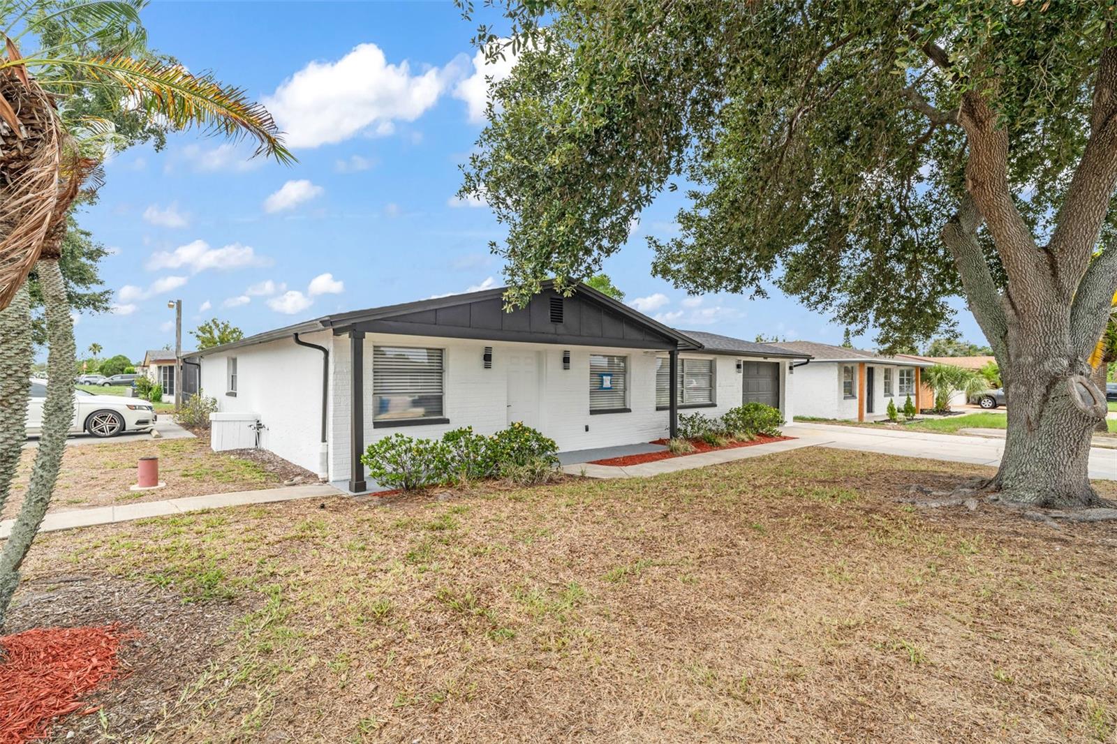 ALOHA GARDENS - Residential